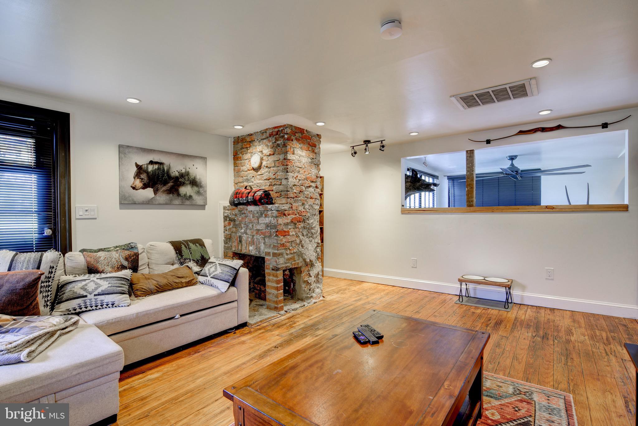 MIDDLEBURG - Residential