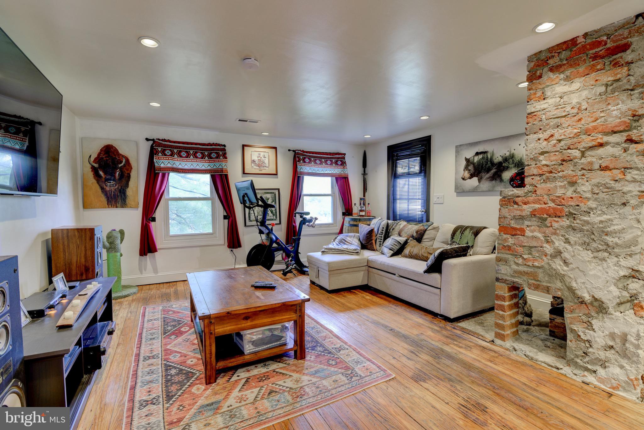 MIDDLEBURG - Residential