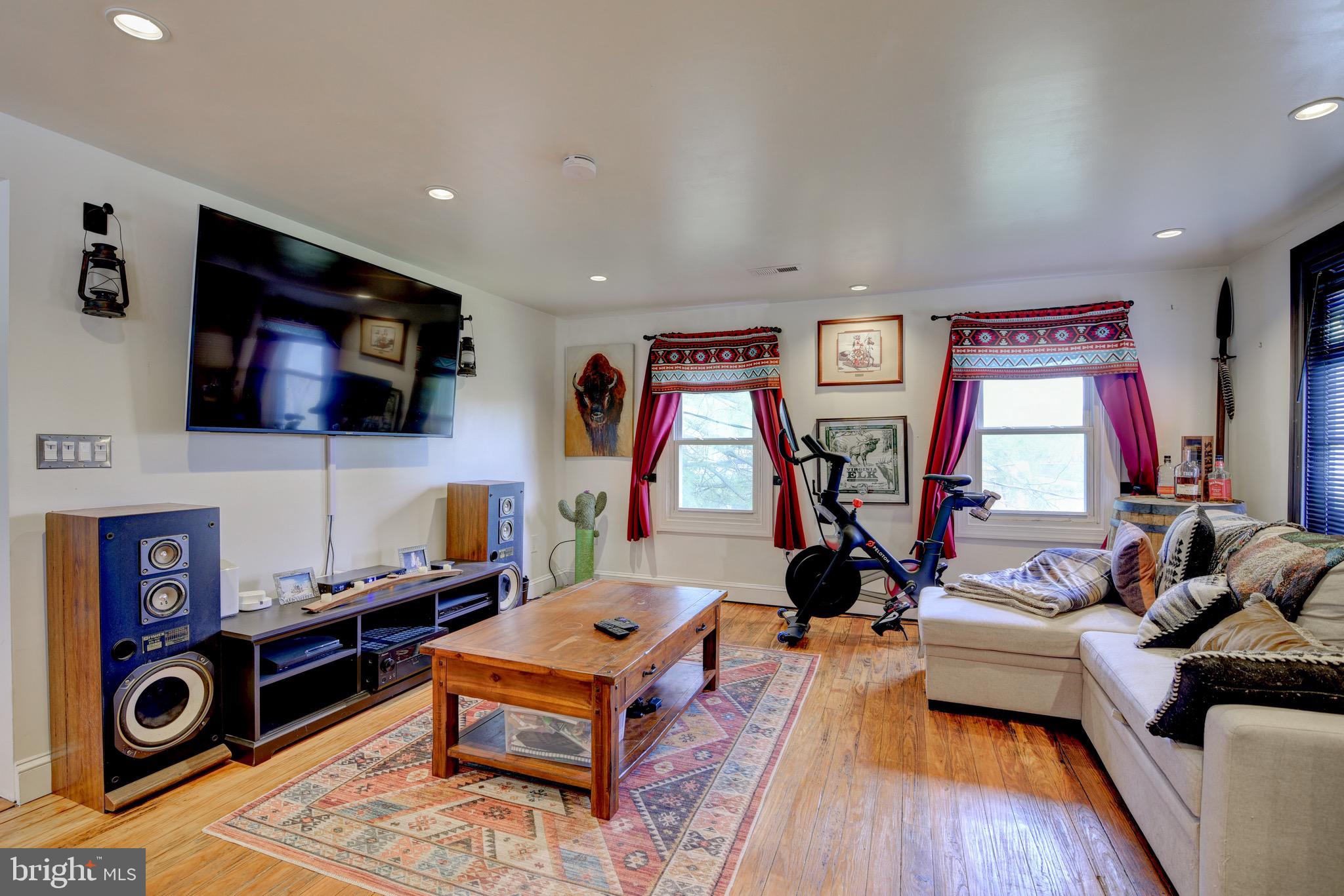 MIDDLEBURG - Residential