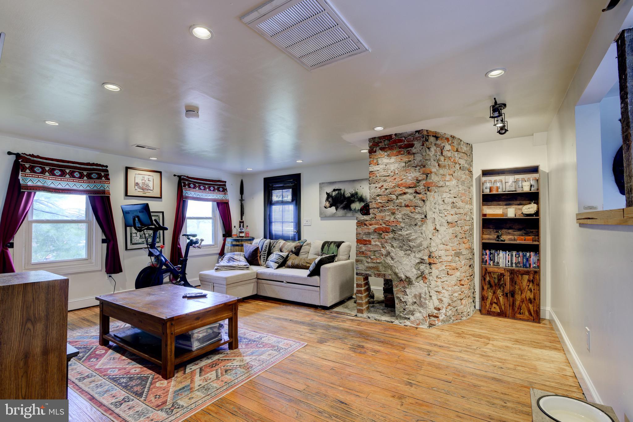 MIDDLEBURG - Residential