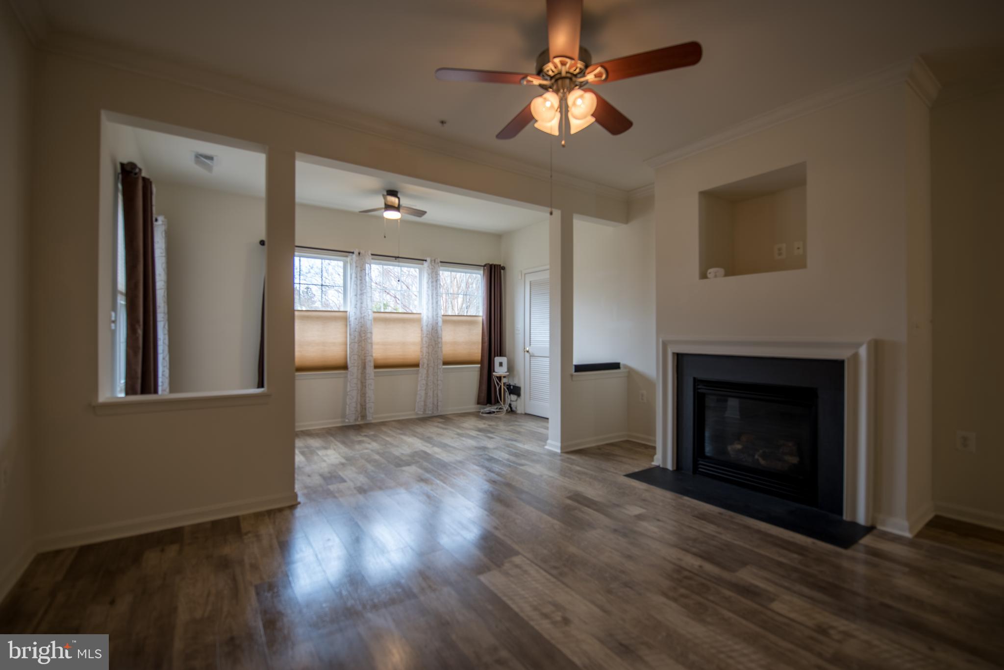 CAMERON GROVE CONDO IX> - Residential