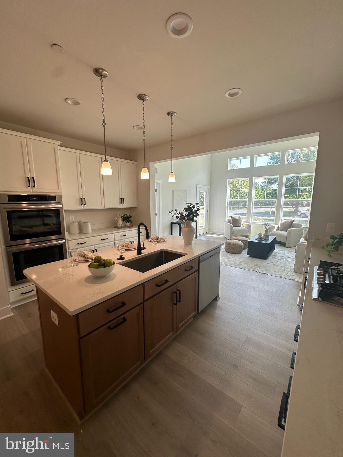 105 JUSTIFY CIRCLE