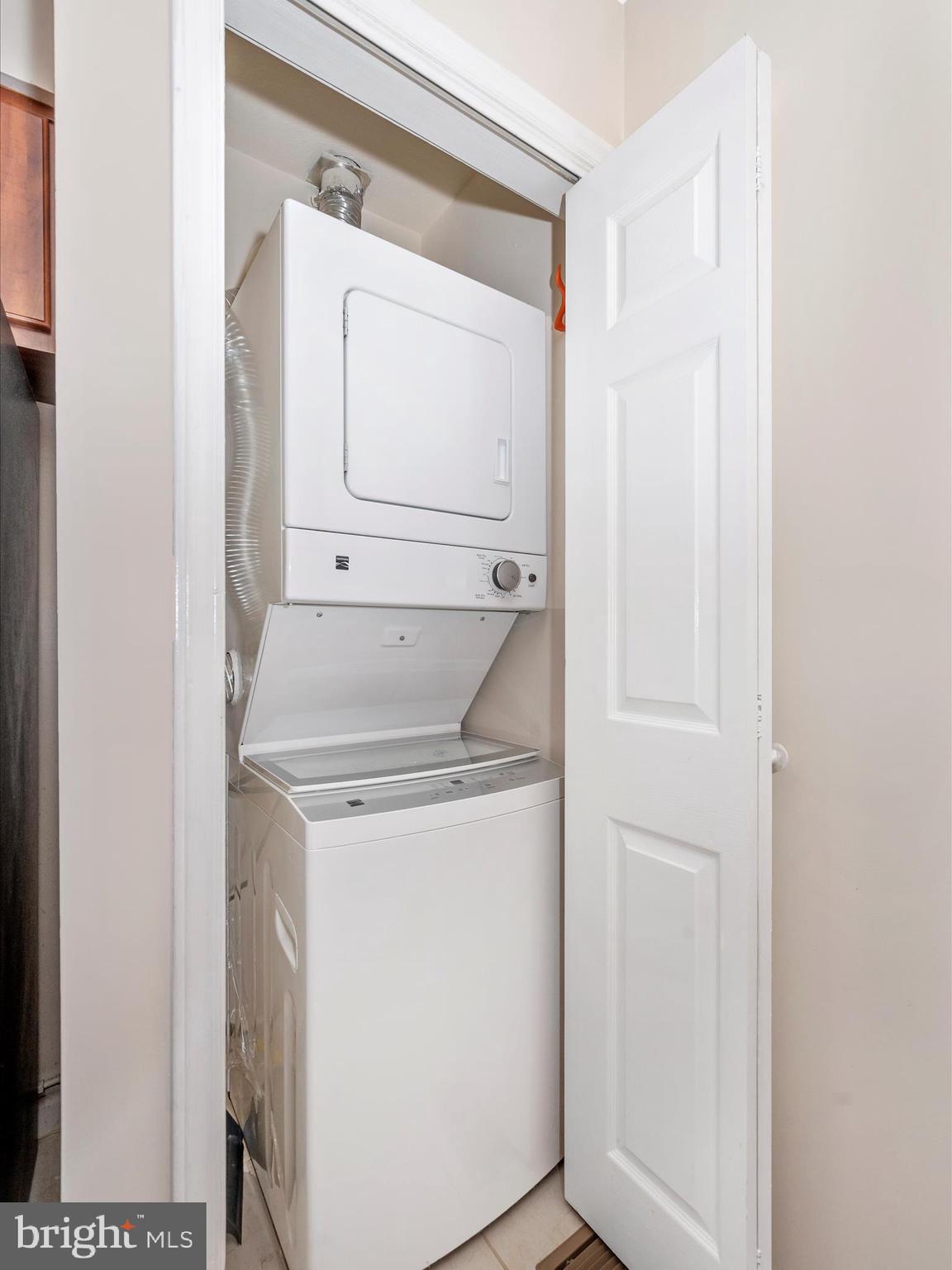 THE GABLES ON TUCKERMAN - Residential