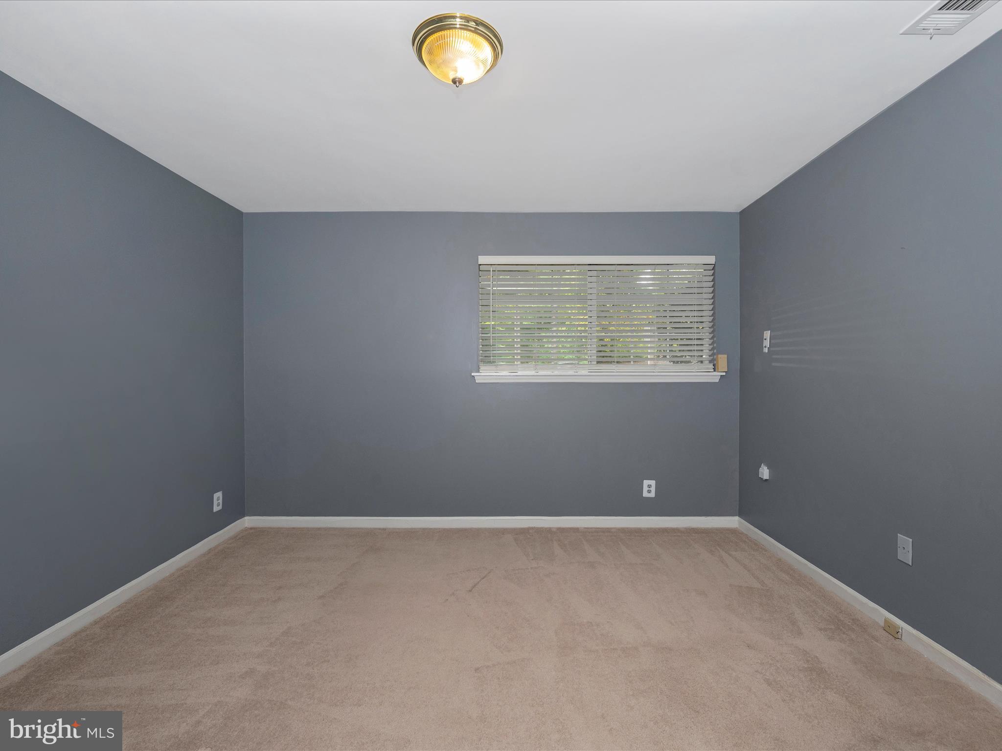 THE GABLES ON TUCKERMAN - Residential