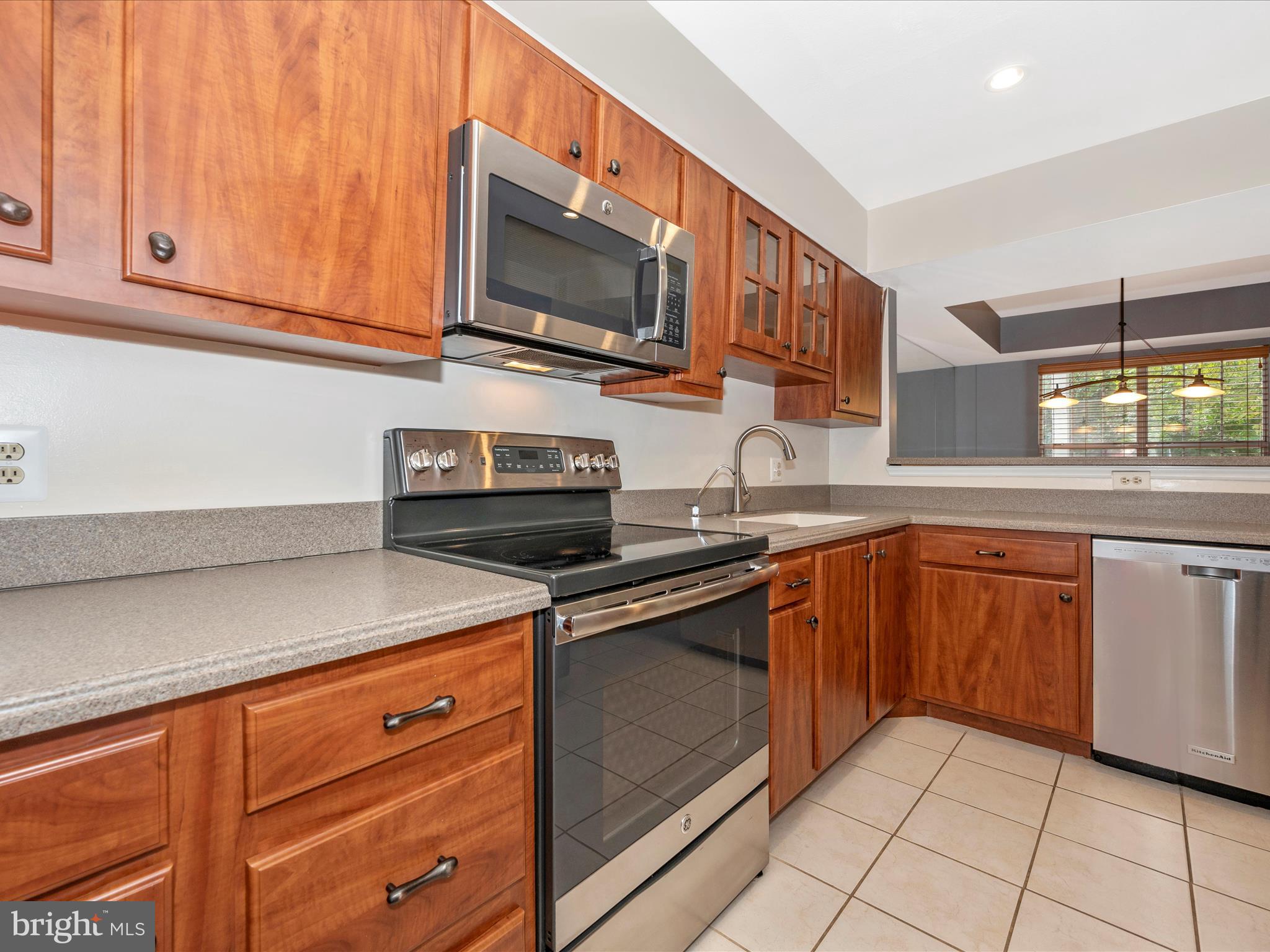 THE GABLES ON TUCKERMAN - Residential