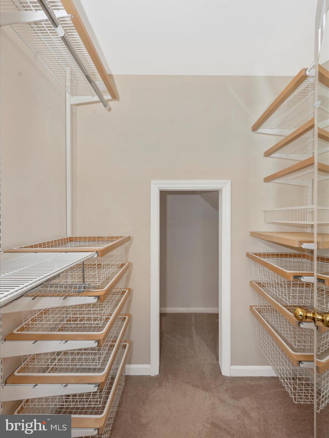 THE GABLES ON TUCKERMAN - Residential