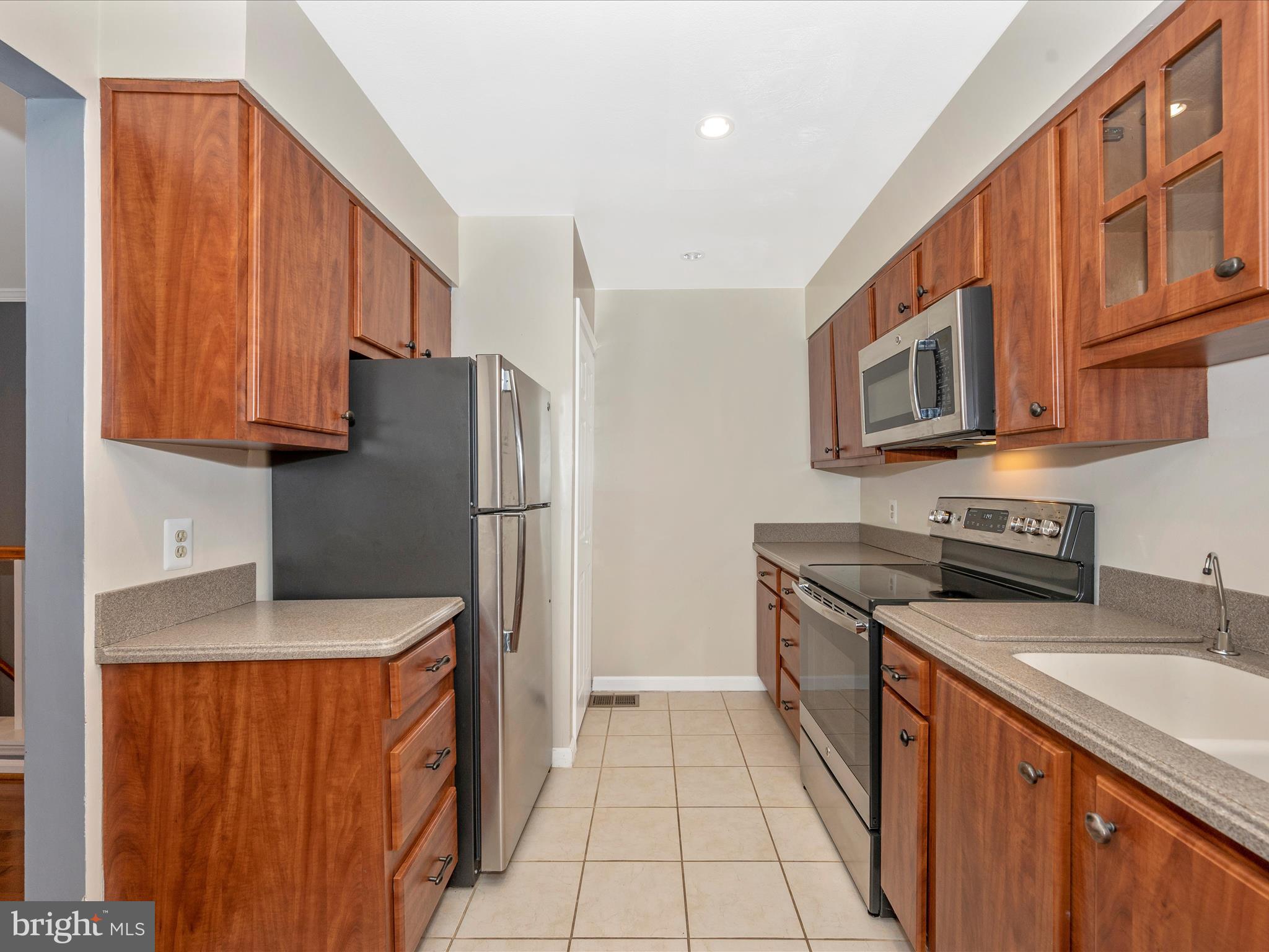 THE GABLES ON TUCKERMAN - Residential