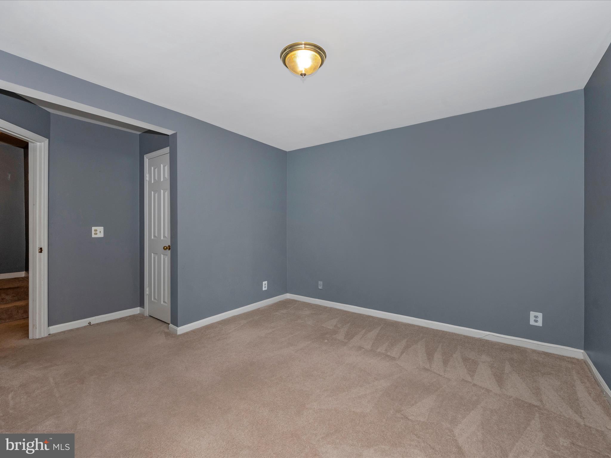 THE GABLES ON TUCKERMAN - Residential