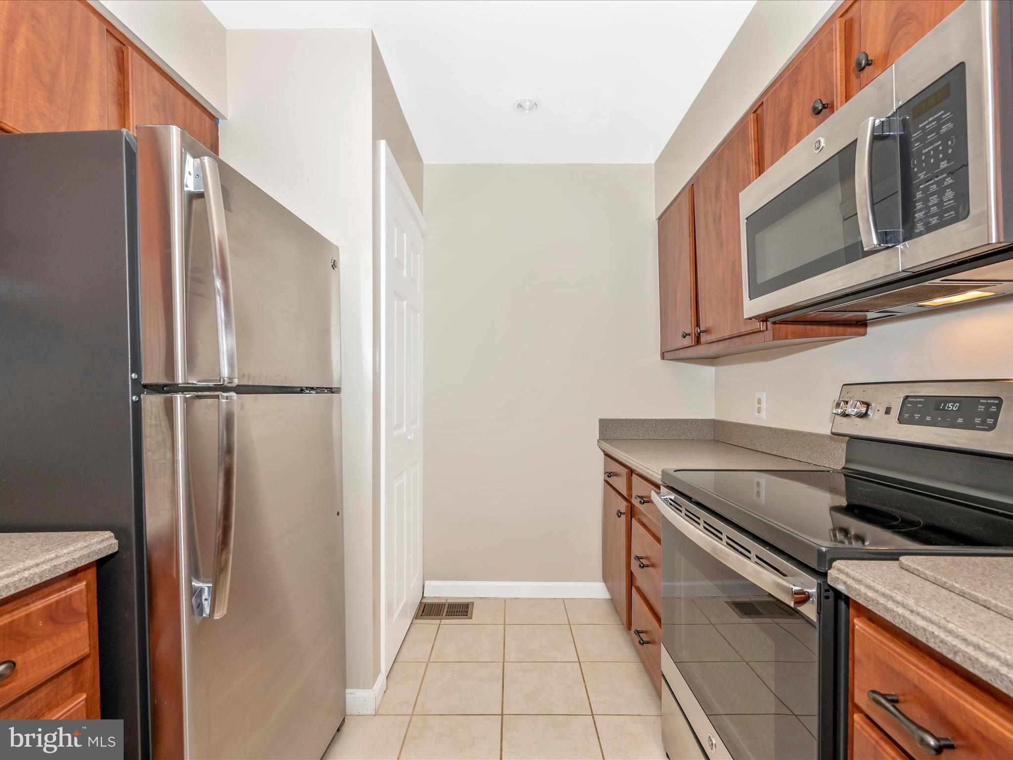 THE GABLES ON TUCKERMAN - Residential