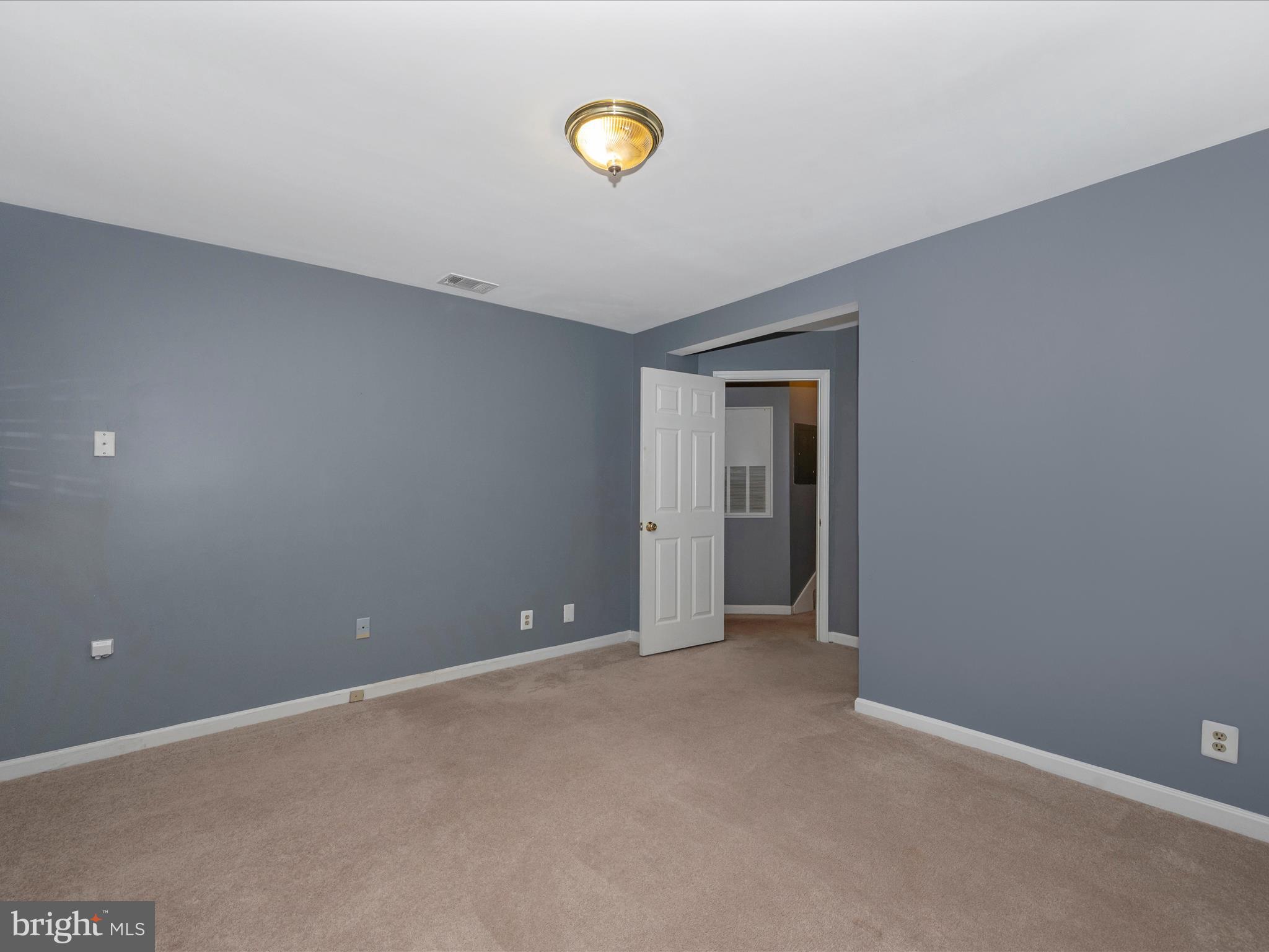 THE GABLES ON TUCKERMAN - Residential