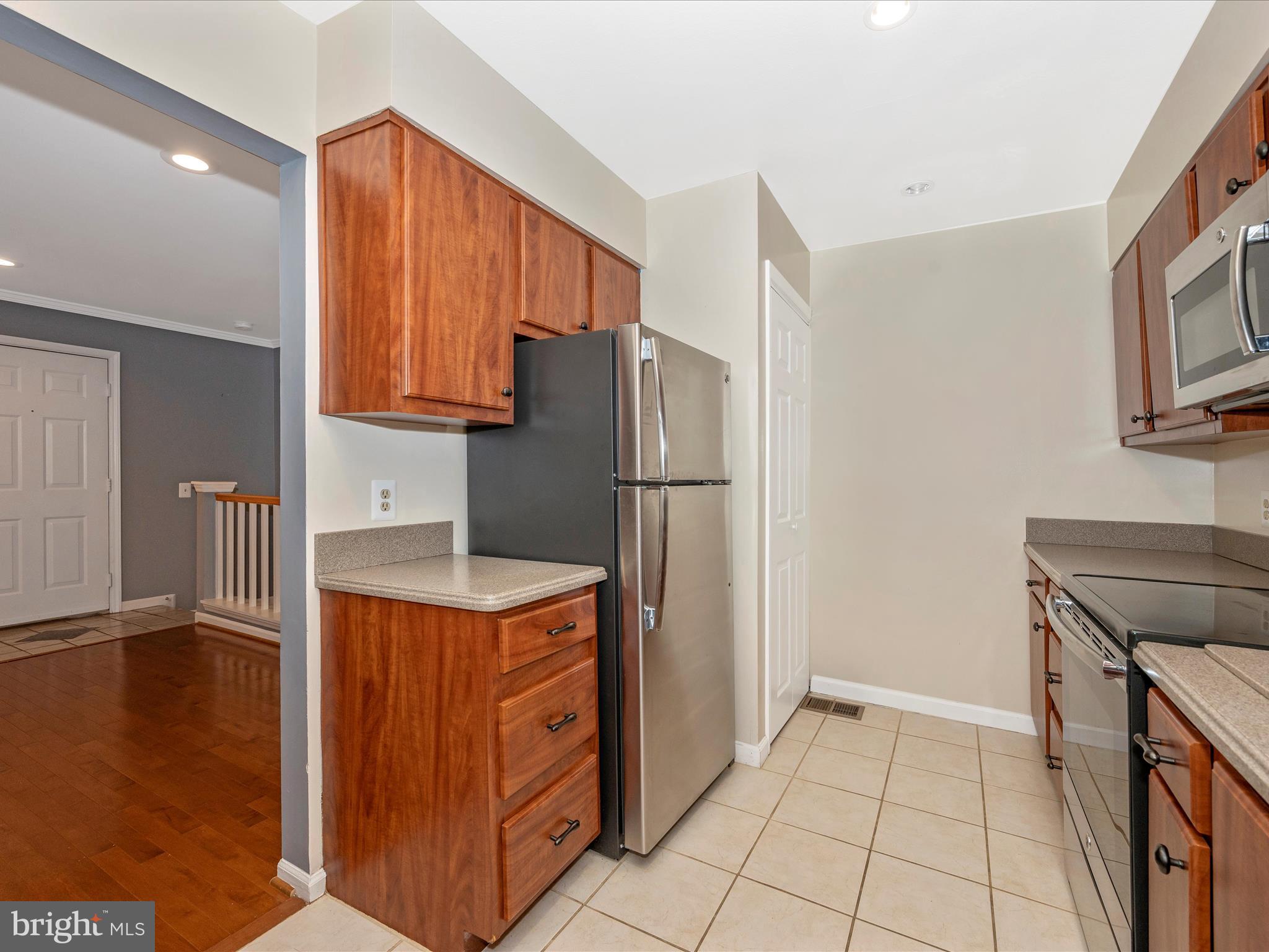 THE GABLES ON TUCKERMAN - Residential