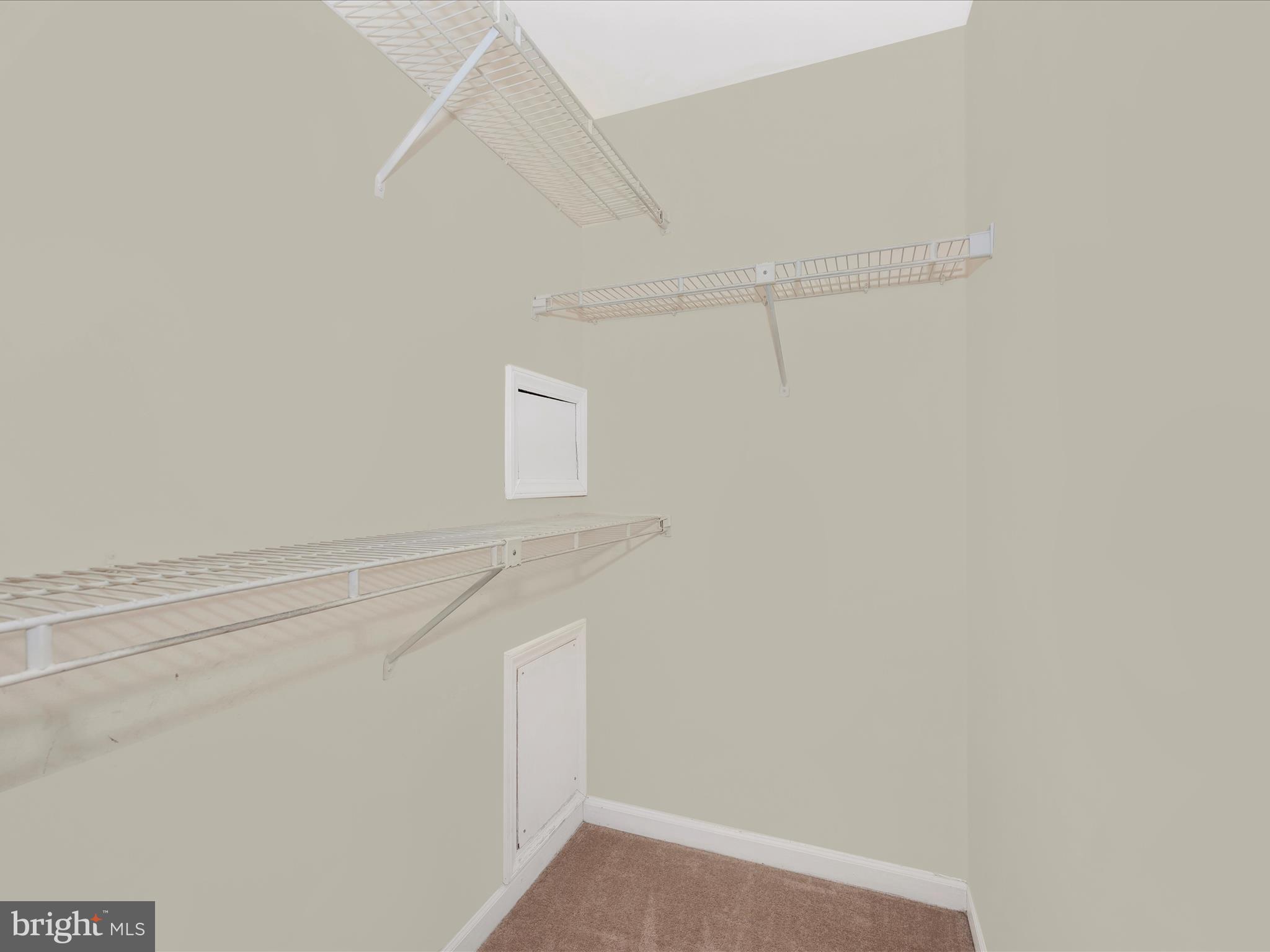 THE GABLES ON TUCKERMAN - Residential