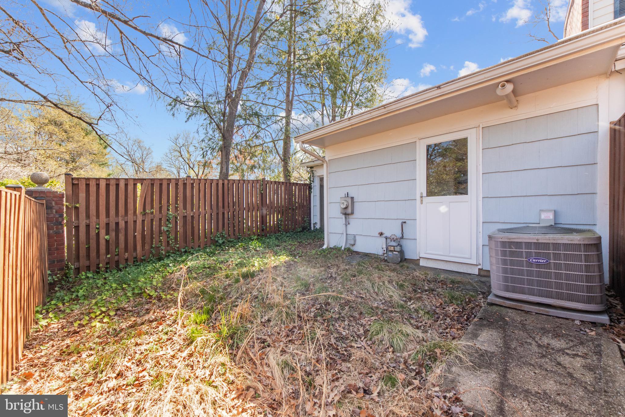 CROFTON TOWNE/PARK - Residential