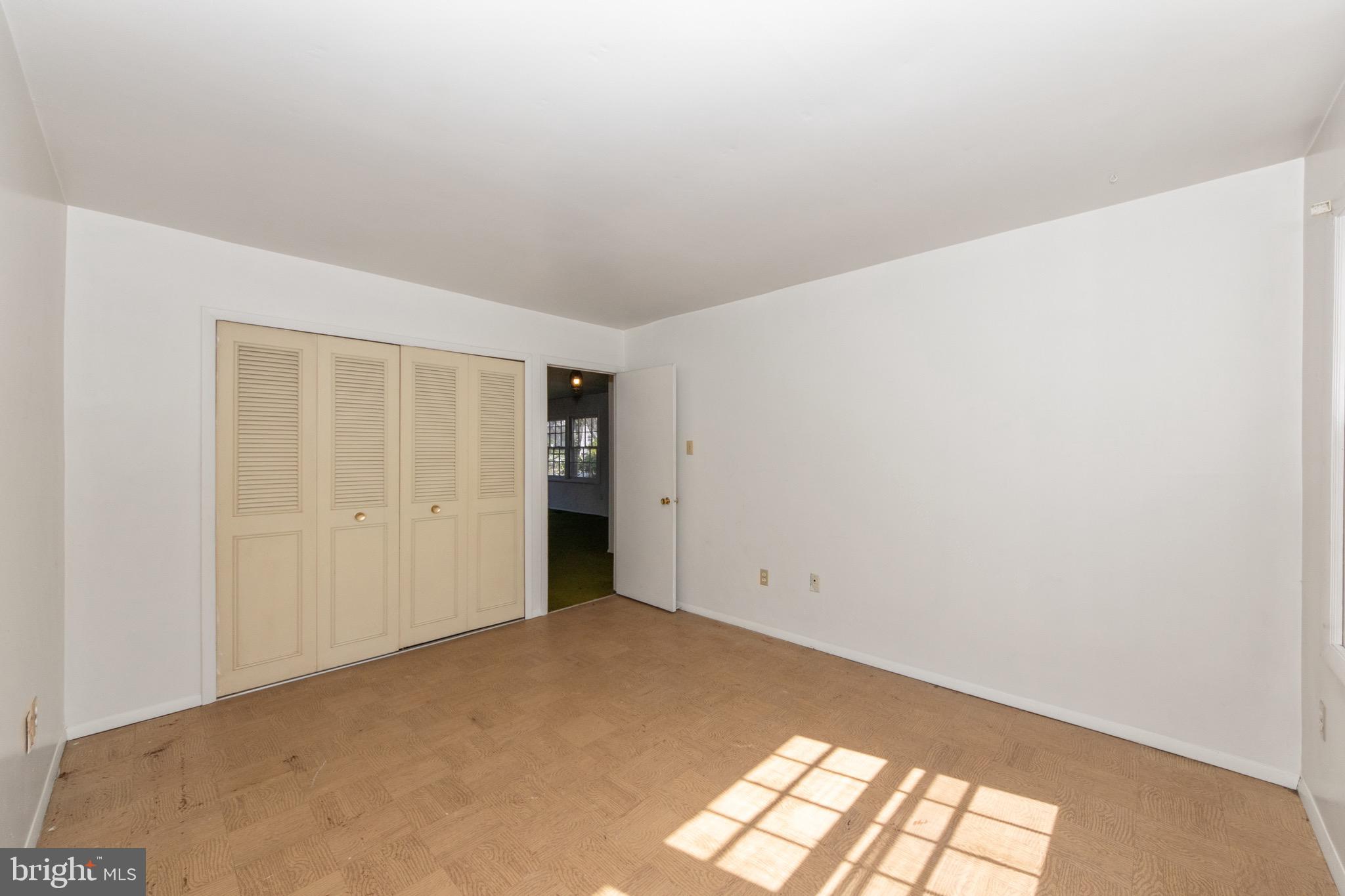 CROFTON TOWNE/PARK - Residential