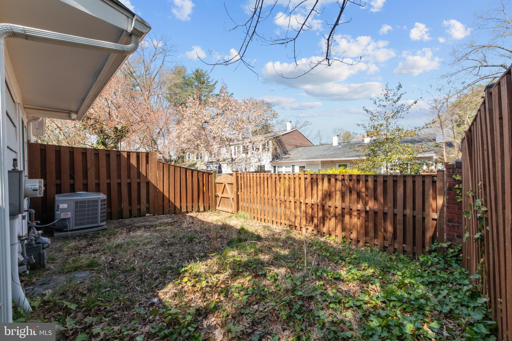 CROFTON TOWNE/PARK - Residential