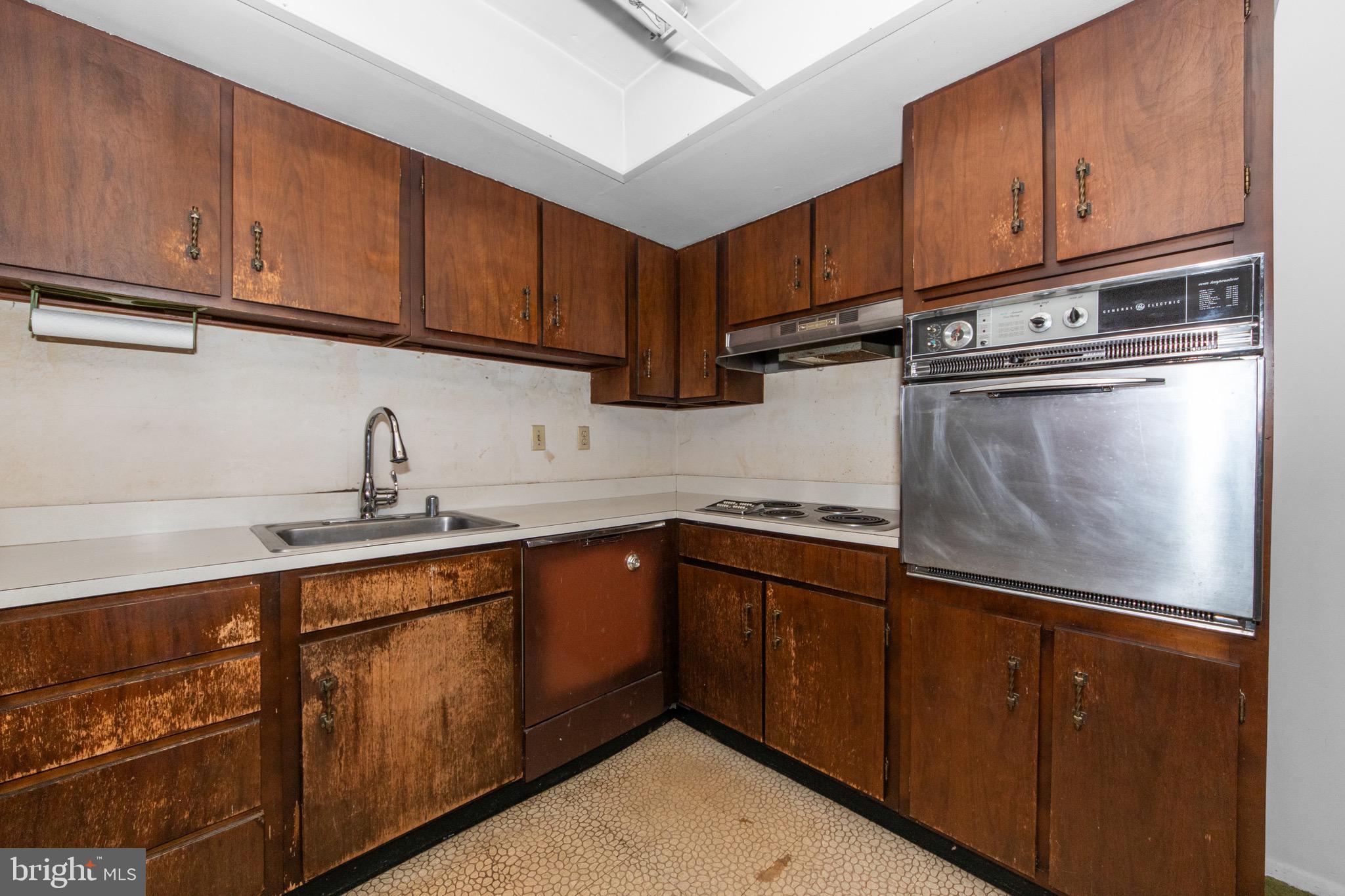 CROFTON TOWNE/PARK - Residential