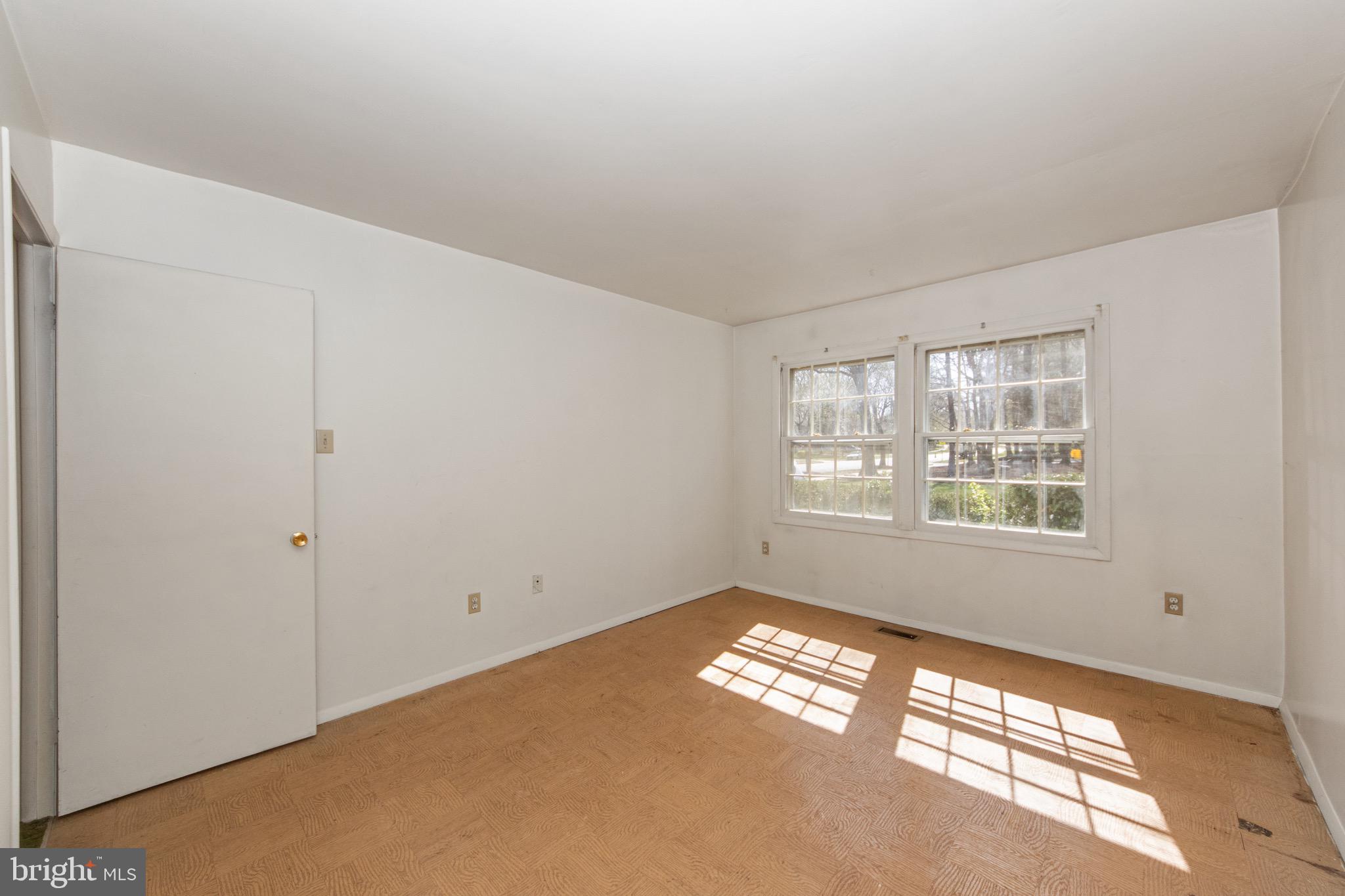 CROFTON TOWNE/PARK - Residential