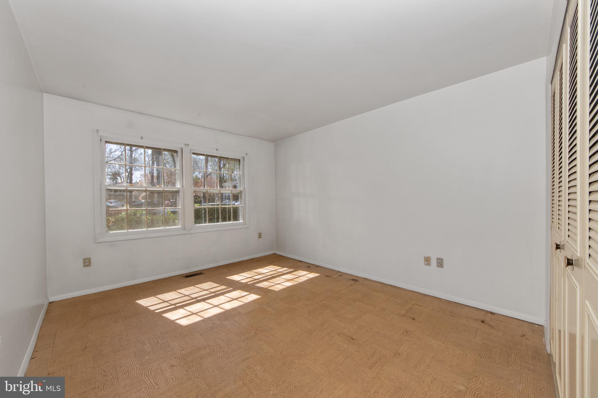 CROFTON TOWNE/PARK - Residential