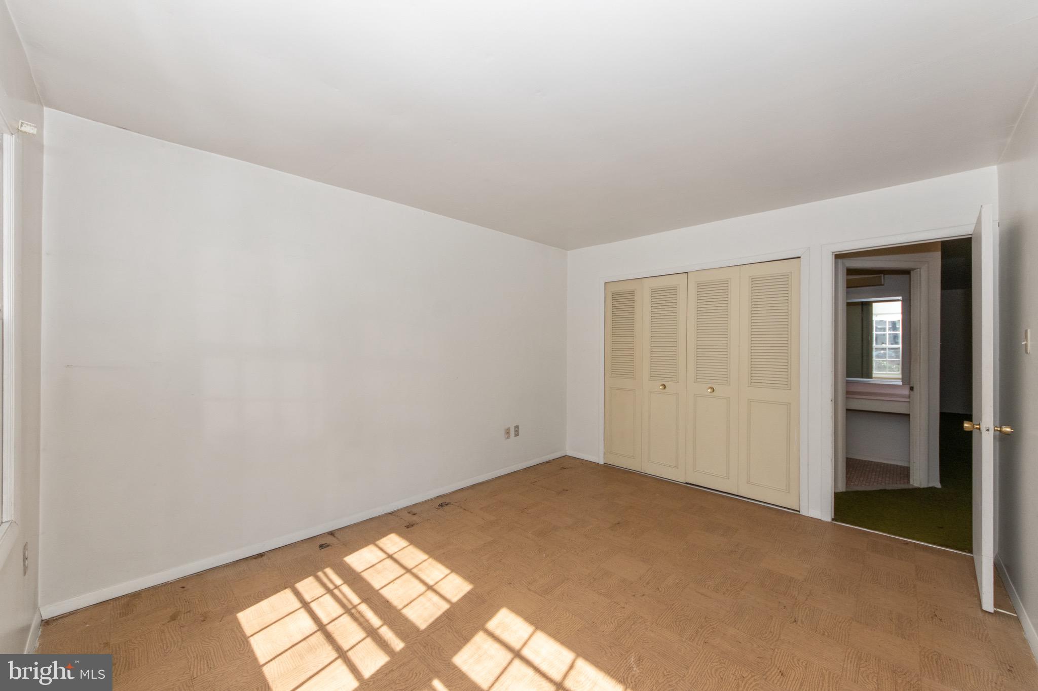 CROFTON TOWNE/PARK - Residential