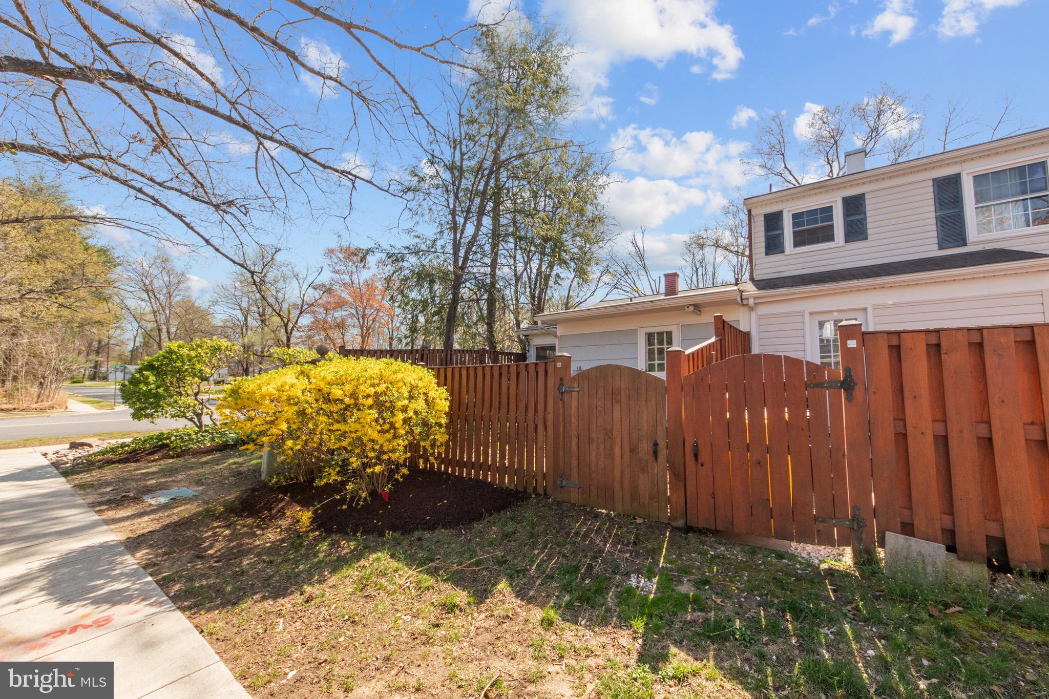 CROFTON TOWNE/PARK - Residential