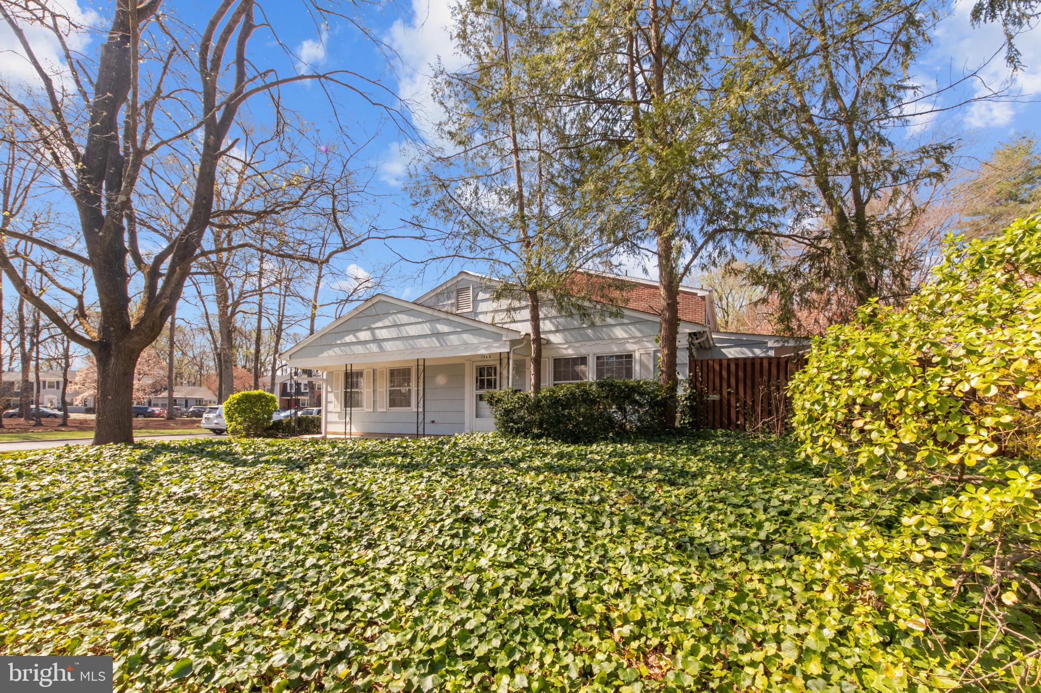 CROFTON TOWNE/PARK - Residential