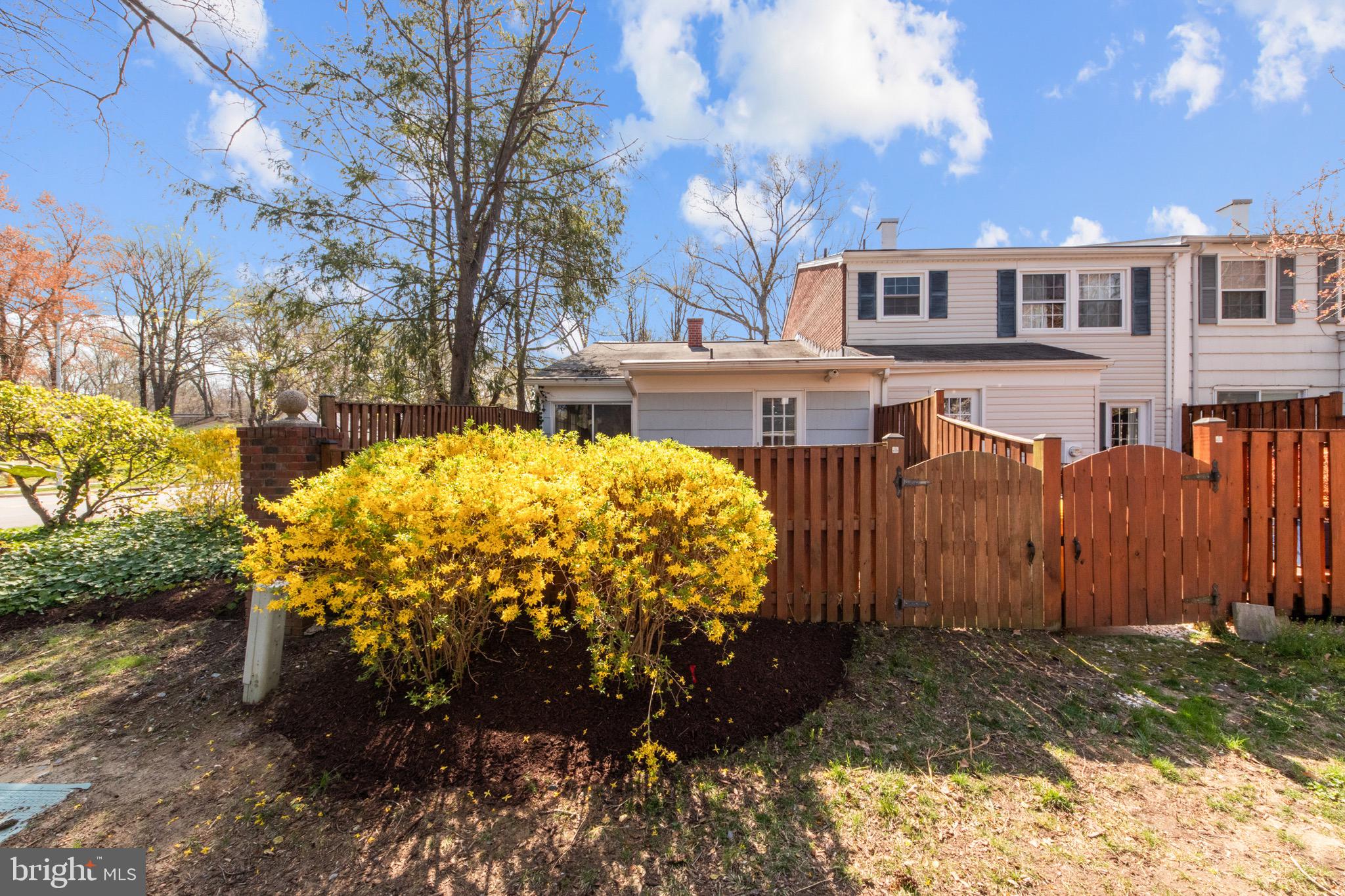 CROFTON TOWNE/PARK - Residential