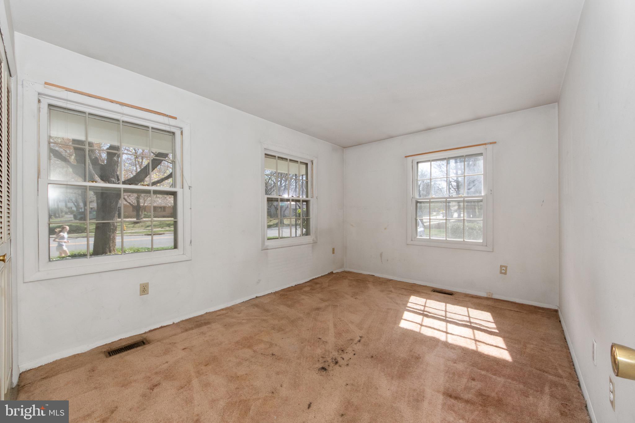 CROFTON TOWNE/PARK - Residential