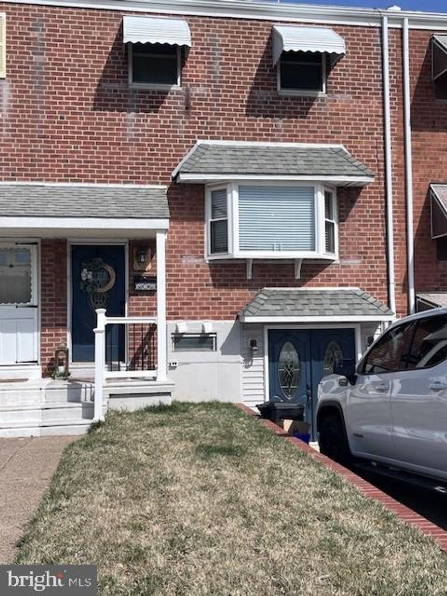 Say Hello to your new home with so many features like being one of the largest row homes in the area, measuring 20' wide.  Huge living room with stunning bay window , ceiling fan and beautiful floors leading to the   Dining room also with a ceiling fan.  Completely renovated and expanded kitchen with newer cabinets and granite countertops.  New gas range/oven and refrigerator along with newer dishwasher and microwave.  Upper level features a giant master bedroom with 2 double closets and ceiling fan and newer floors.  2 additional good size bedrooms with spacious closets, ceiling fans and newer floors.  Lower level features family room with exit to large rear fenced yard.  Also on this level is a play room, 2pcs. powder room, storage/laundry room with washer and dryer.  Exit through double doors to the front driveway.  Super convenient location.