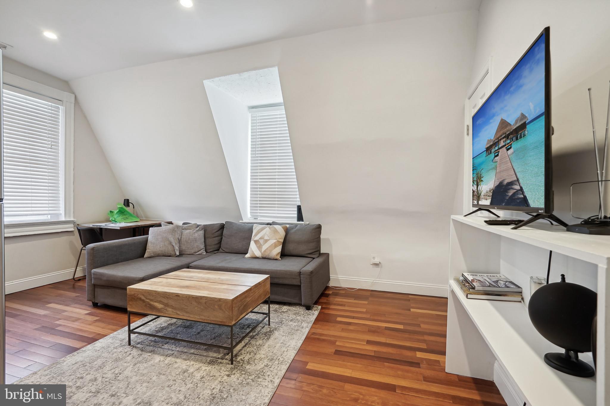 LOGAN CIRCLE - Residential Income
