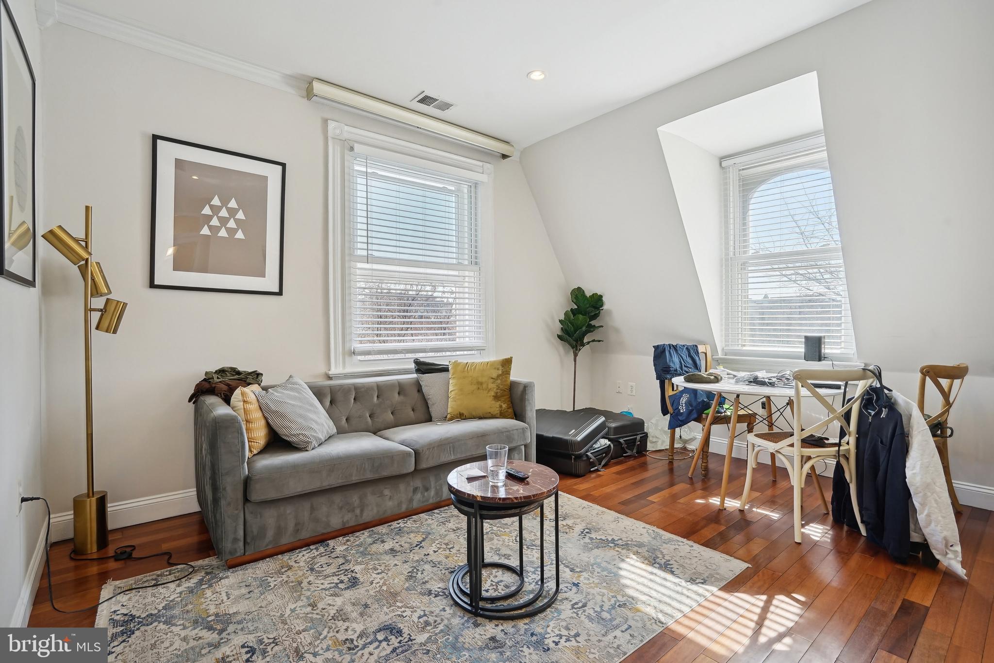 LOGAN CIRCLE - Residential Income