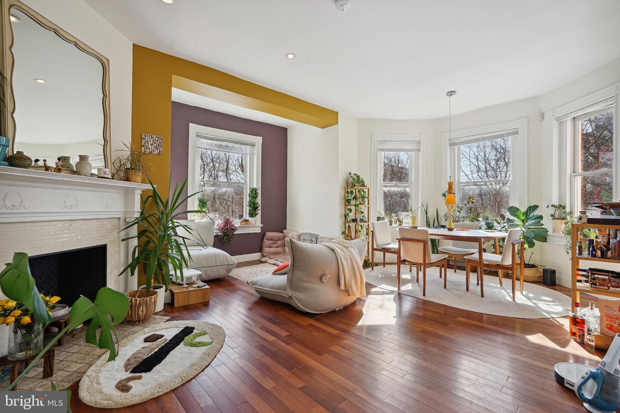 LOGAN CIRCLE - Residential Income