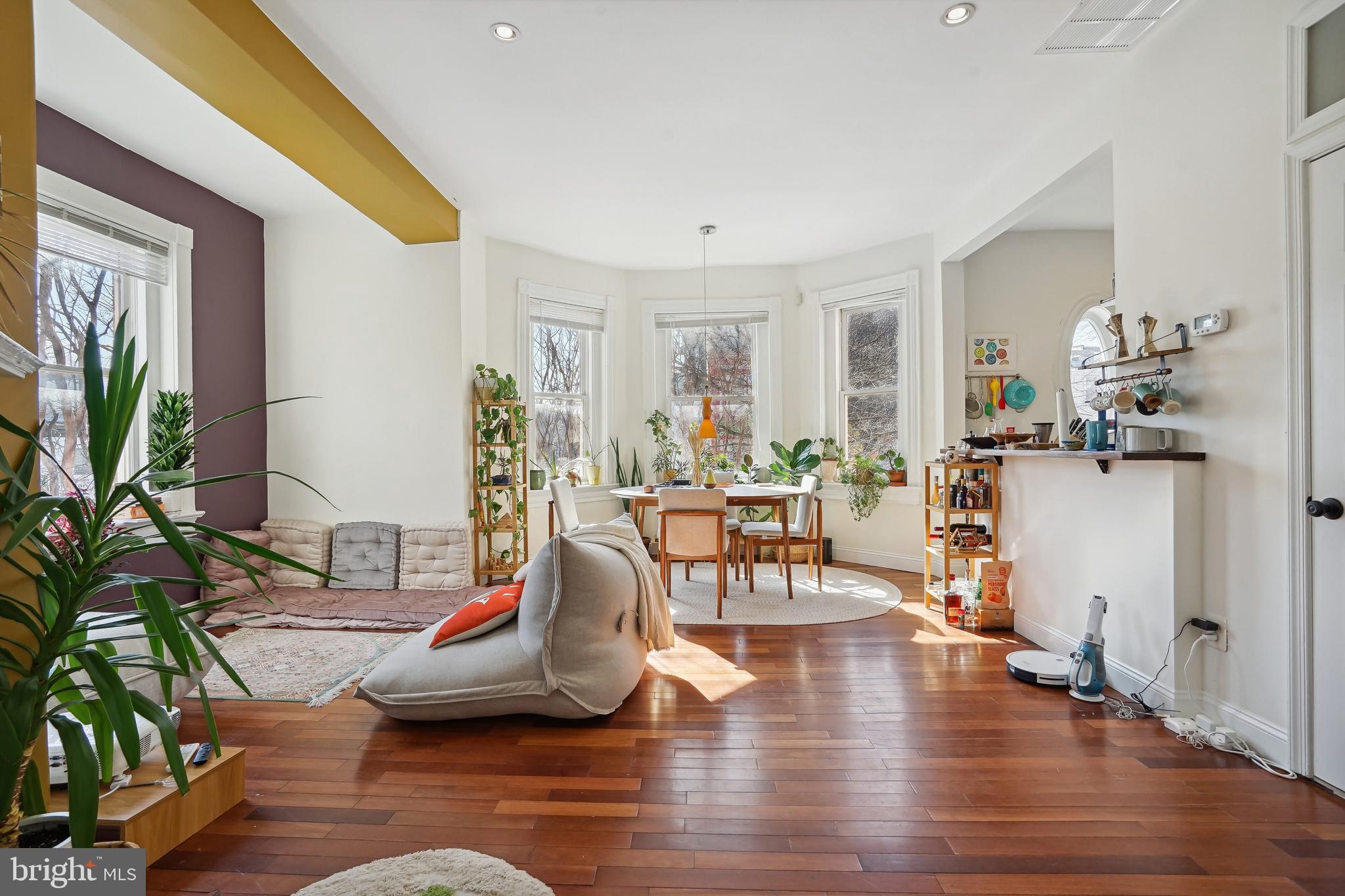 LOGAN CIRCLE - Residential Income