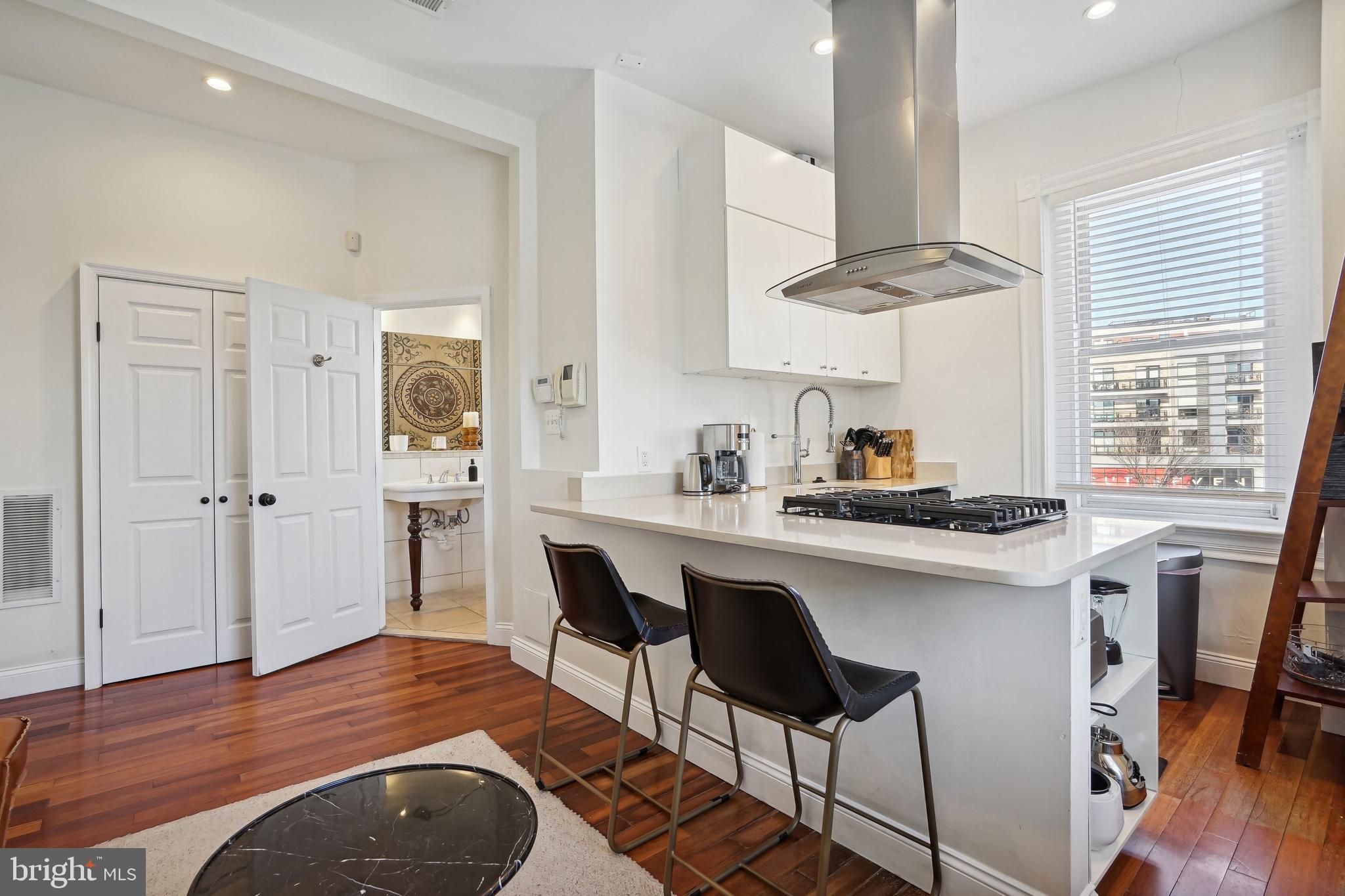 LOGAN CIRCLE - Residential Income