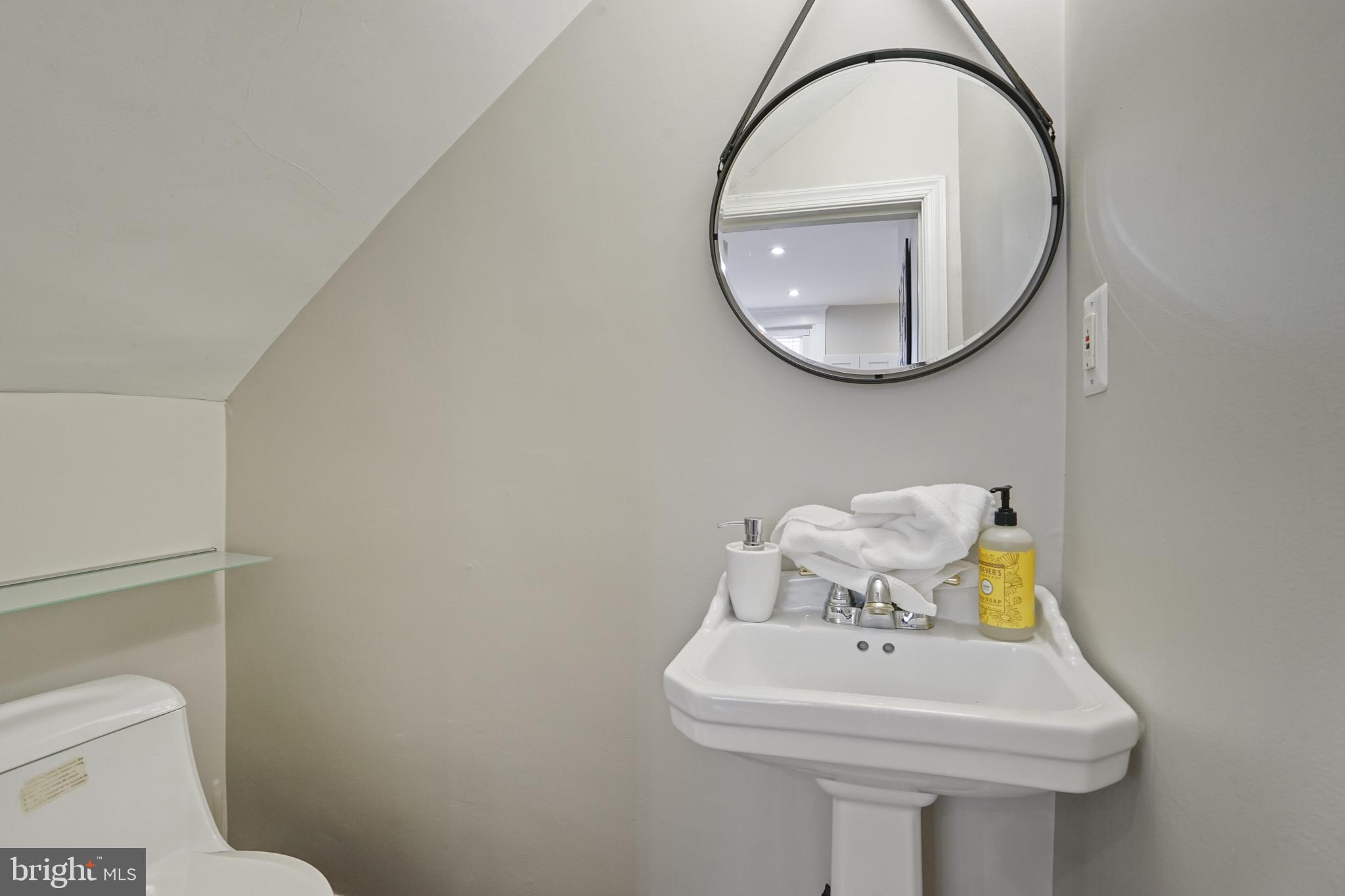 LOGAN CIRCLE - Residential Income