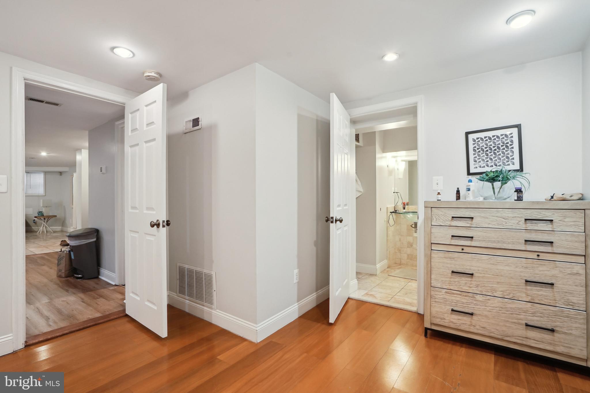 LOGAN CIRCLE - Residential Income