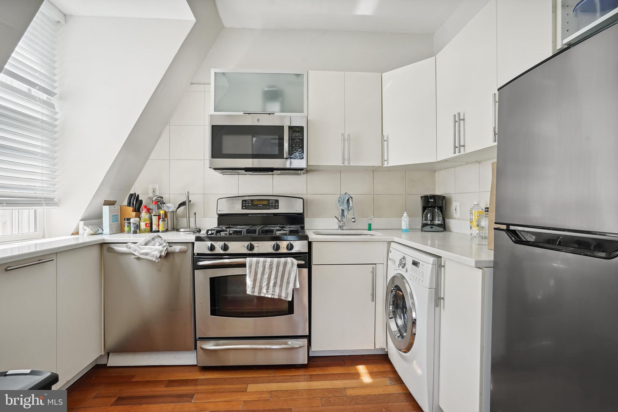 LOGAN CIRCLE - Residential Income