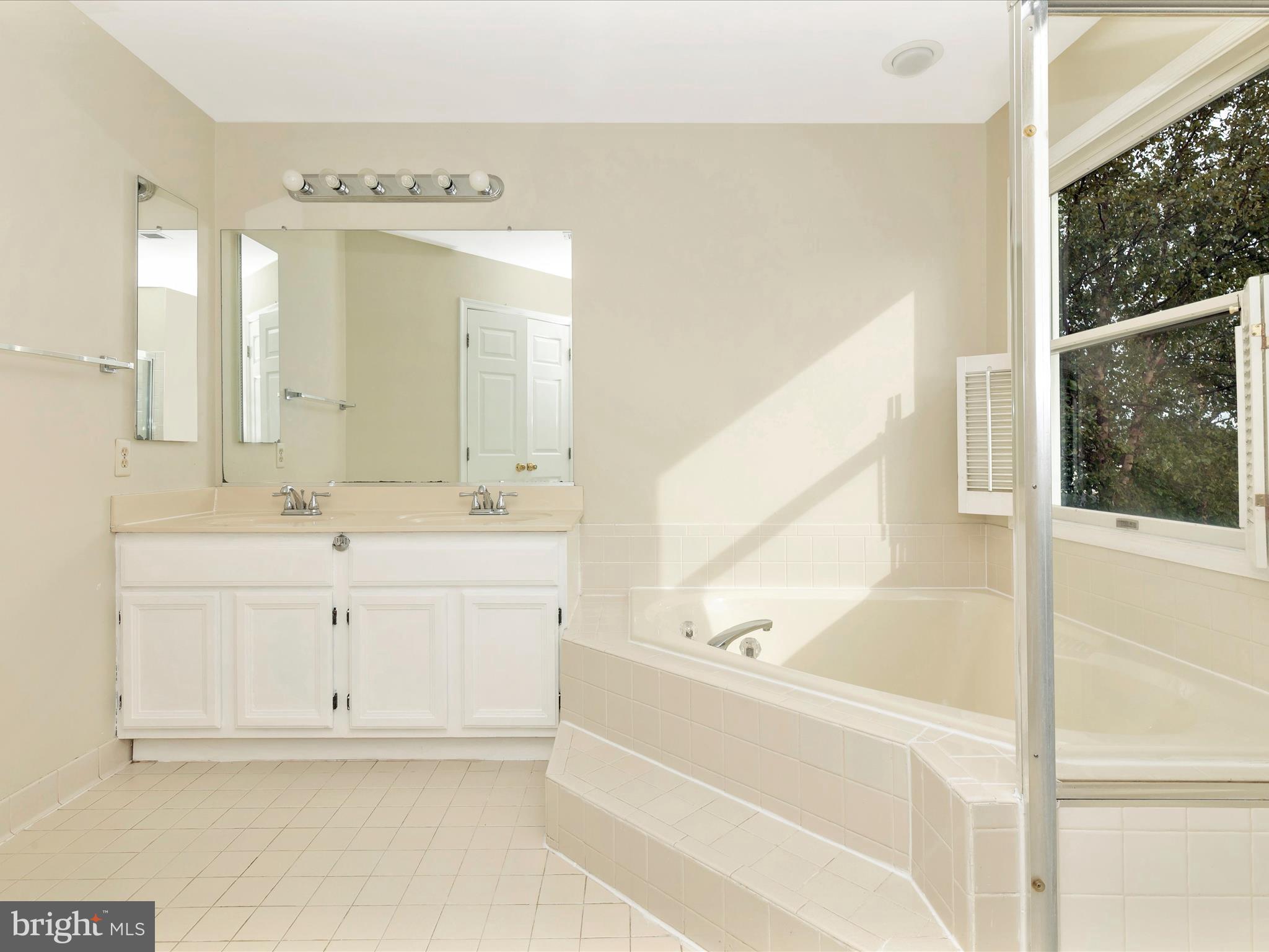 MONARCH RIDGE - Residential Lease