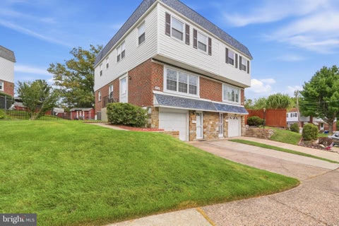 Townhouse For Sale - 3167 Stanwood Street<br/> PHILADELPHIA, PA 19136