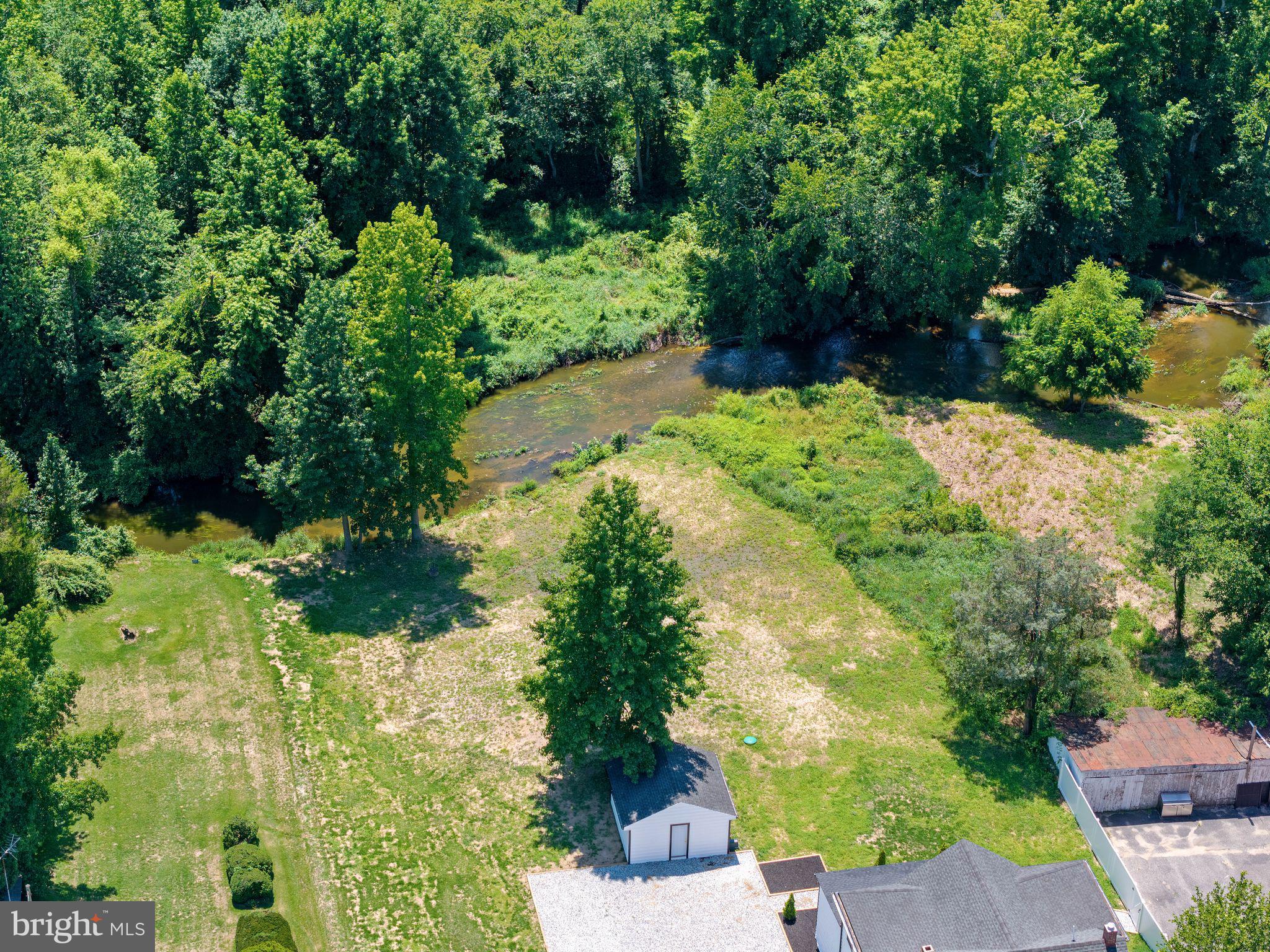 1133 ALMOND ROAD
