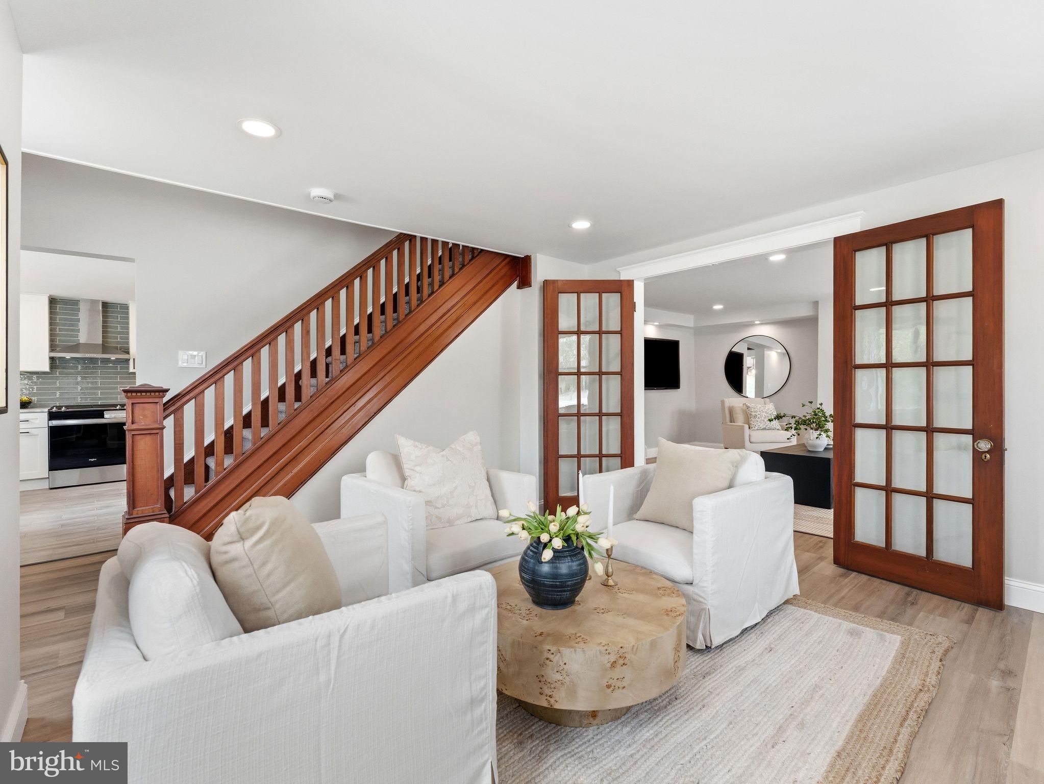 1133 ALMOND ROAD