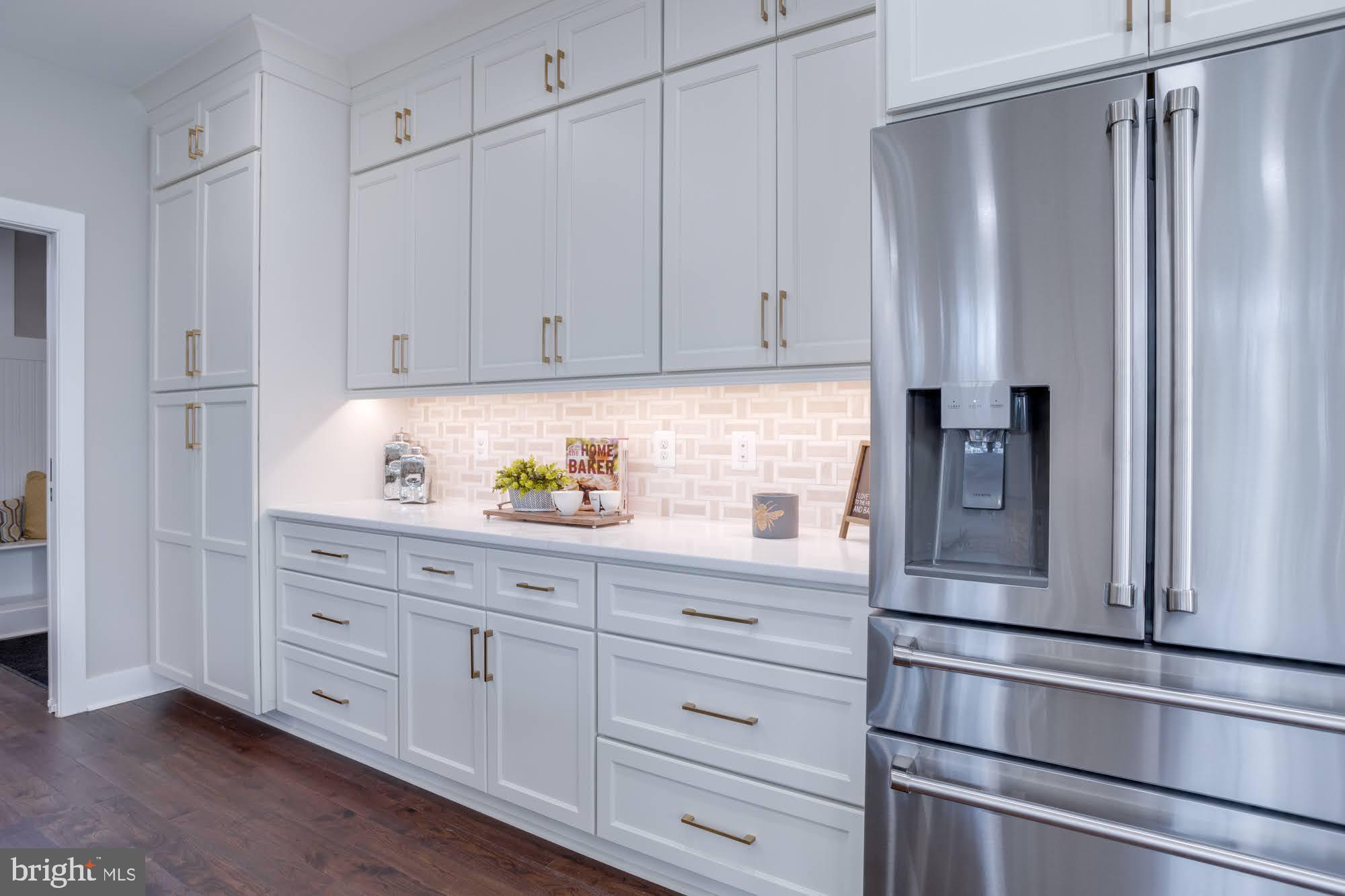 LEE MEADOWS - Residential