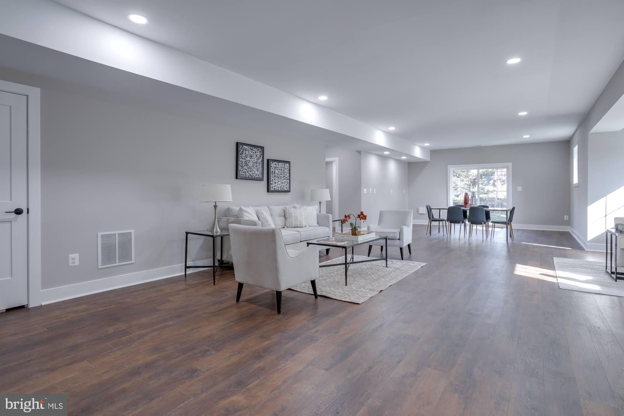 LEE MEADOWS - Residential