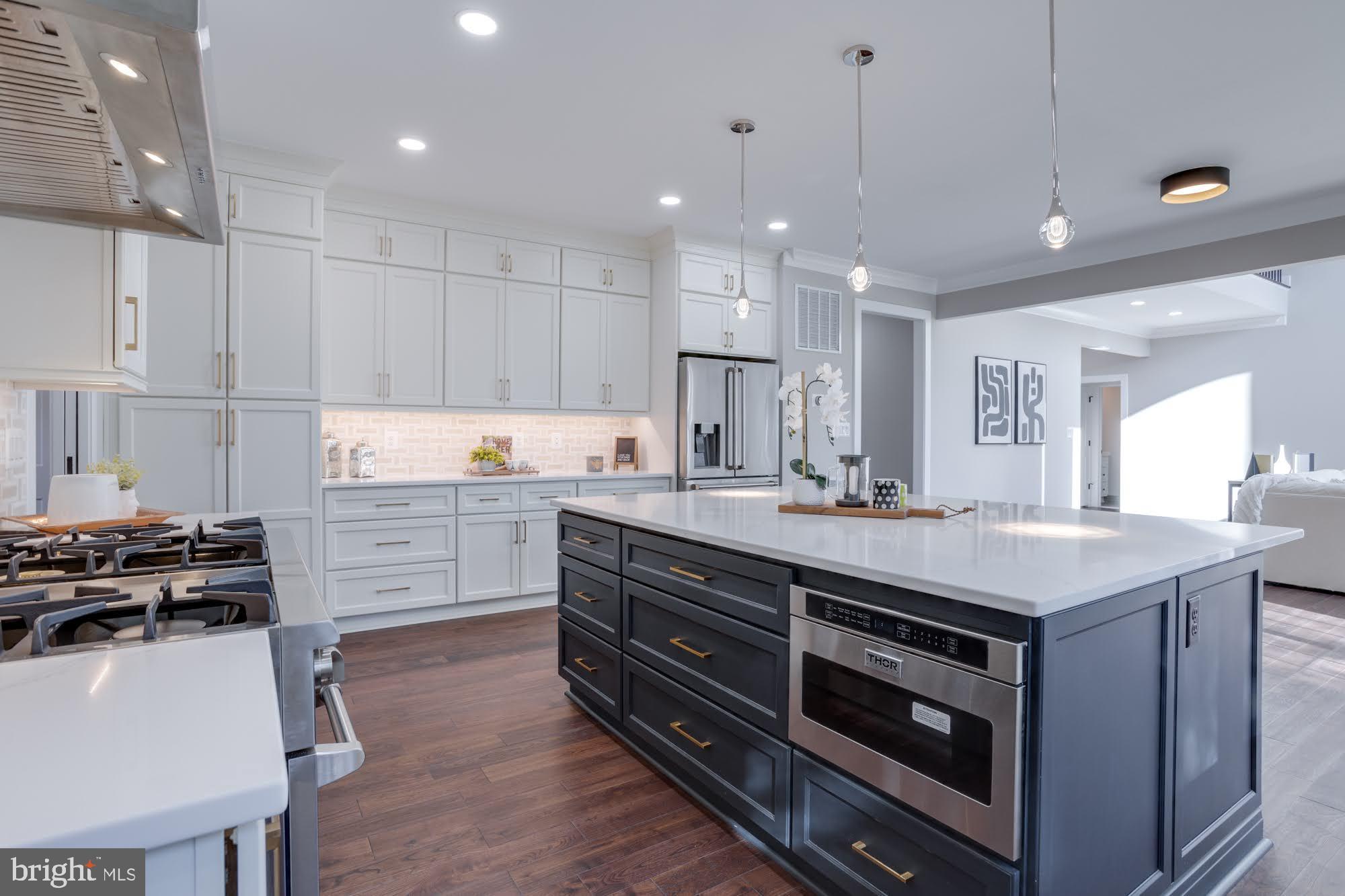 LEE MEADOWS - Residential