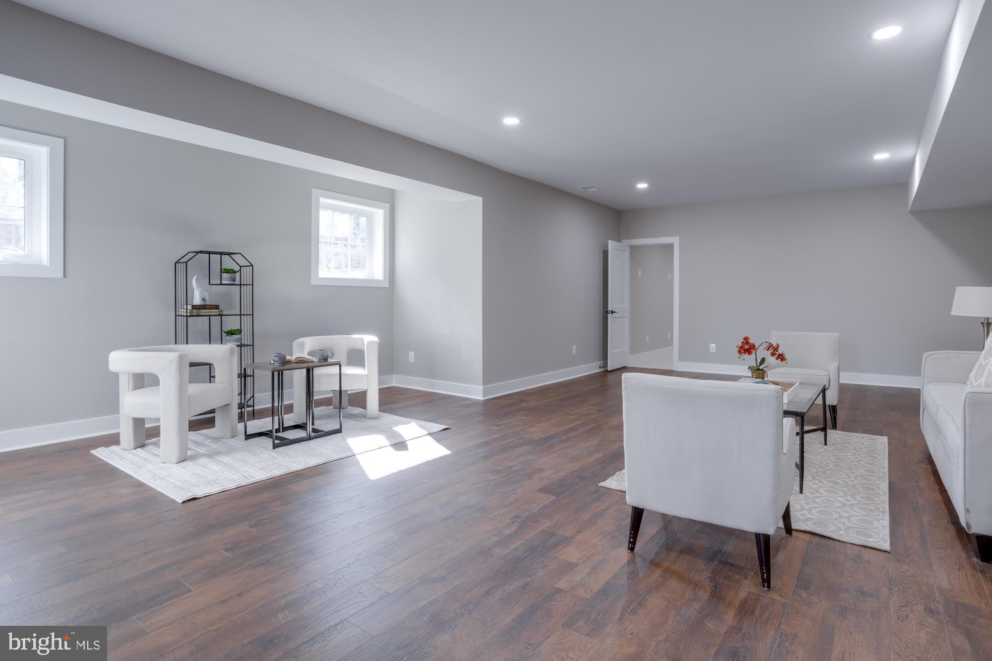 LEE MEADOWS - Residential