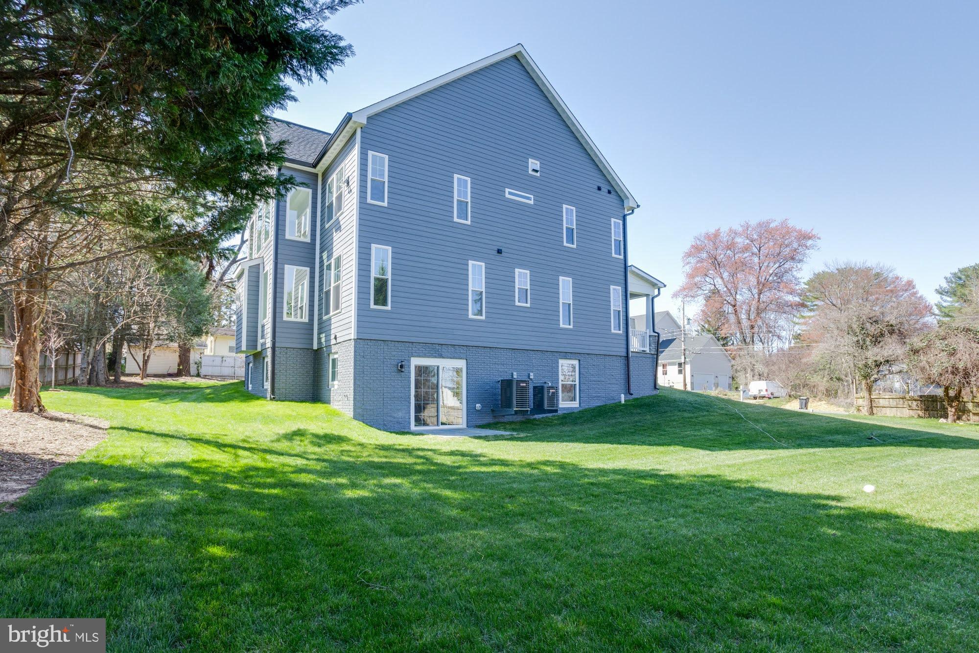 LEE MEADOWS - Residential