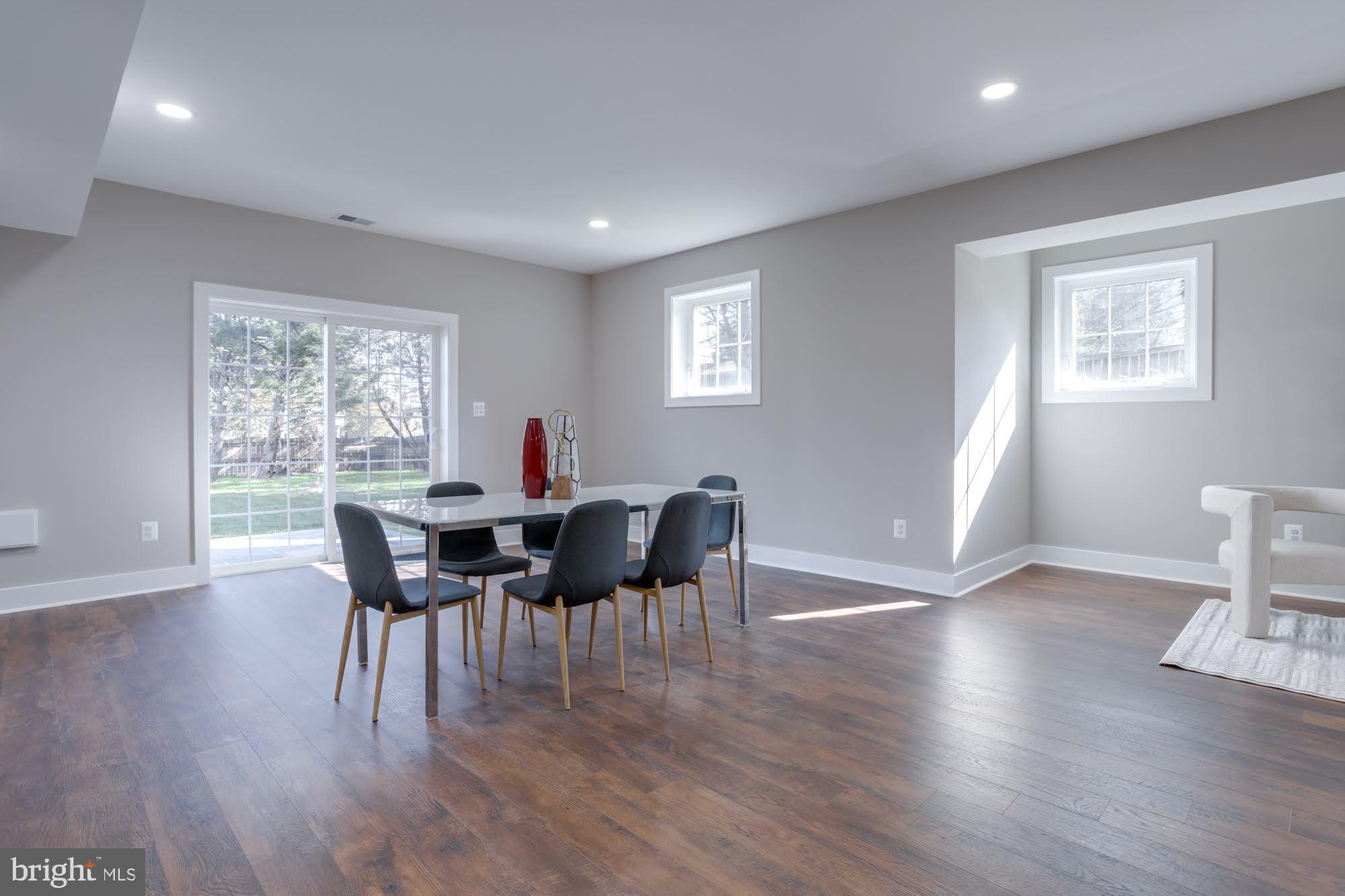 LEE MEADOWS - Residential