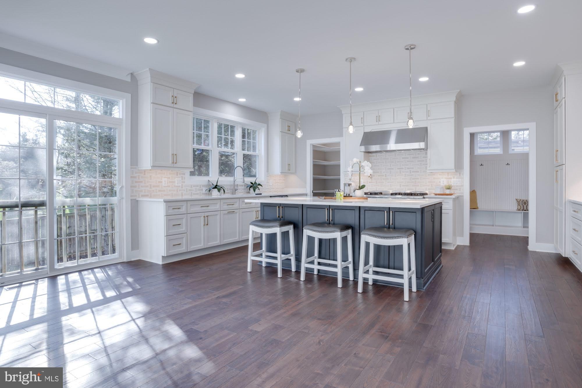 LEE MEADOWS - Residential