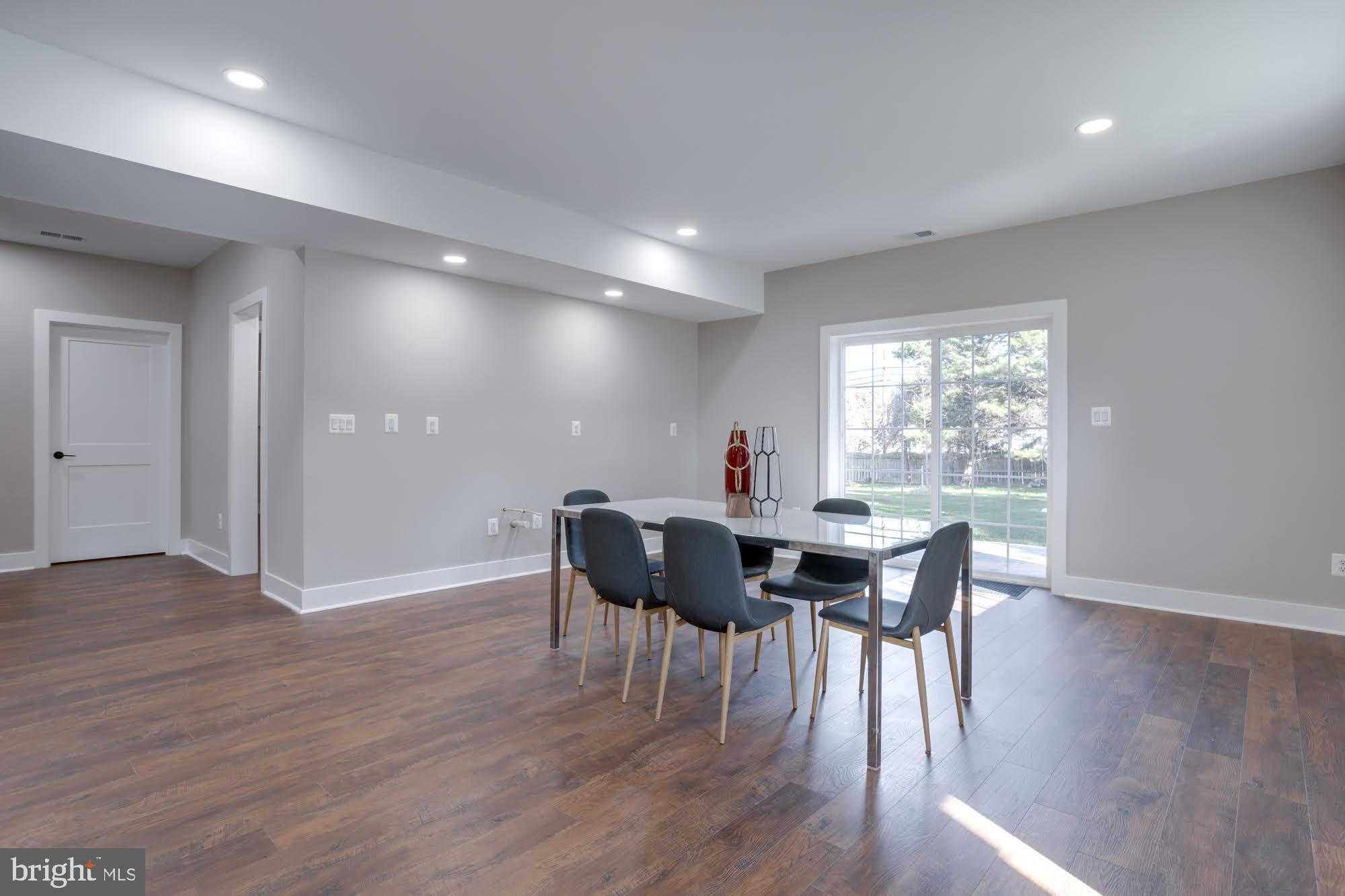 LEE MEADOWS - Residential