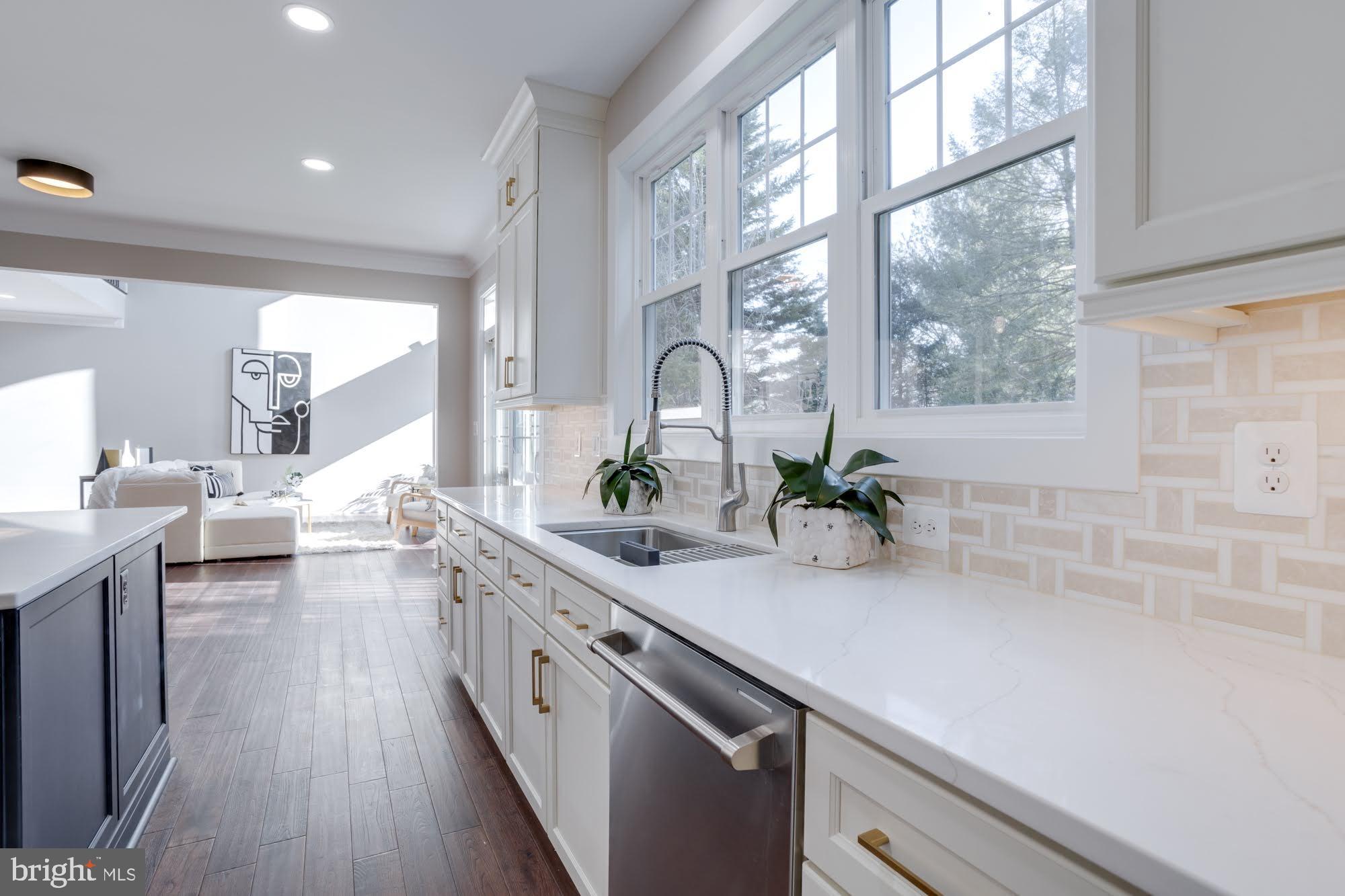 LEE MEADOWS - Residential