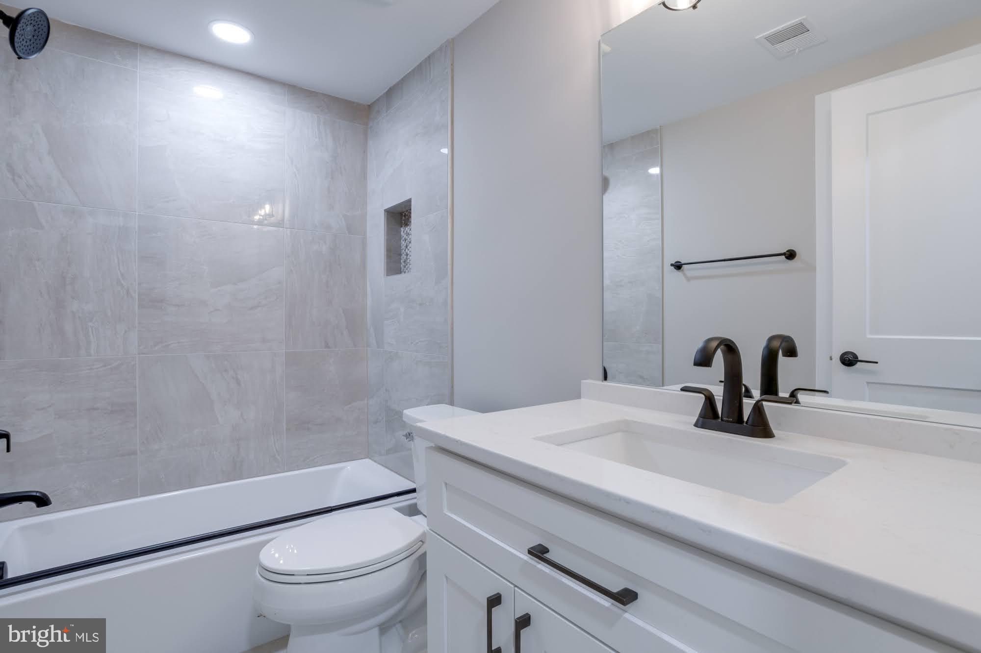 LEE MEADOWS - Residential